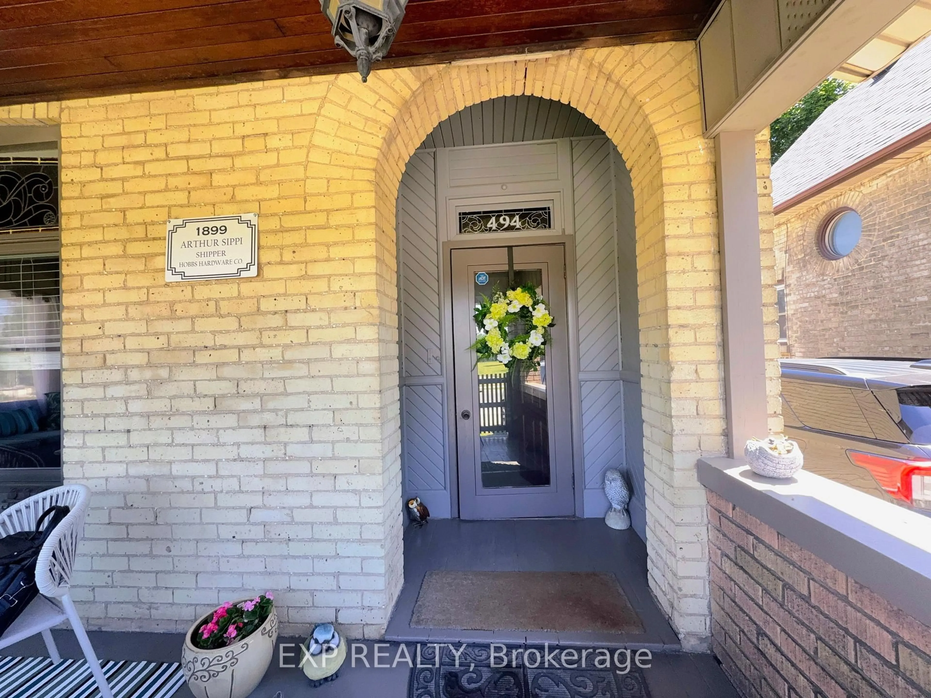 Indoor entryway for 494 ENGLISH St, London East Ontario N5W 3T8