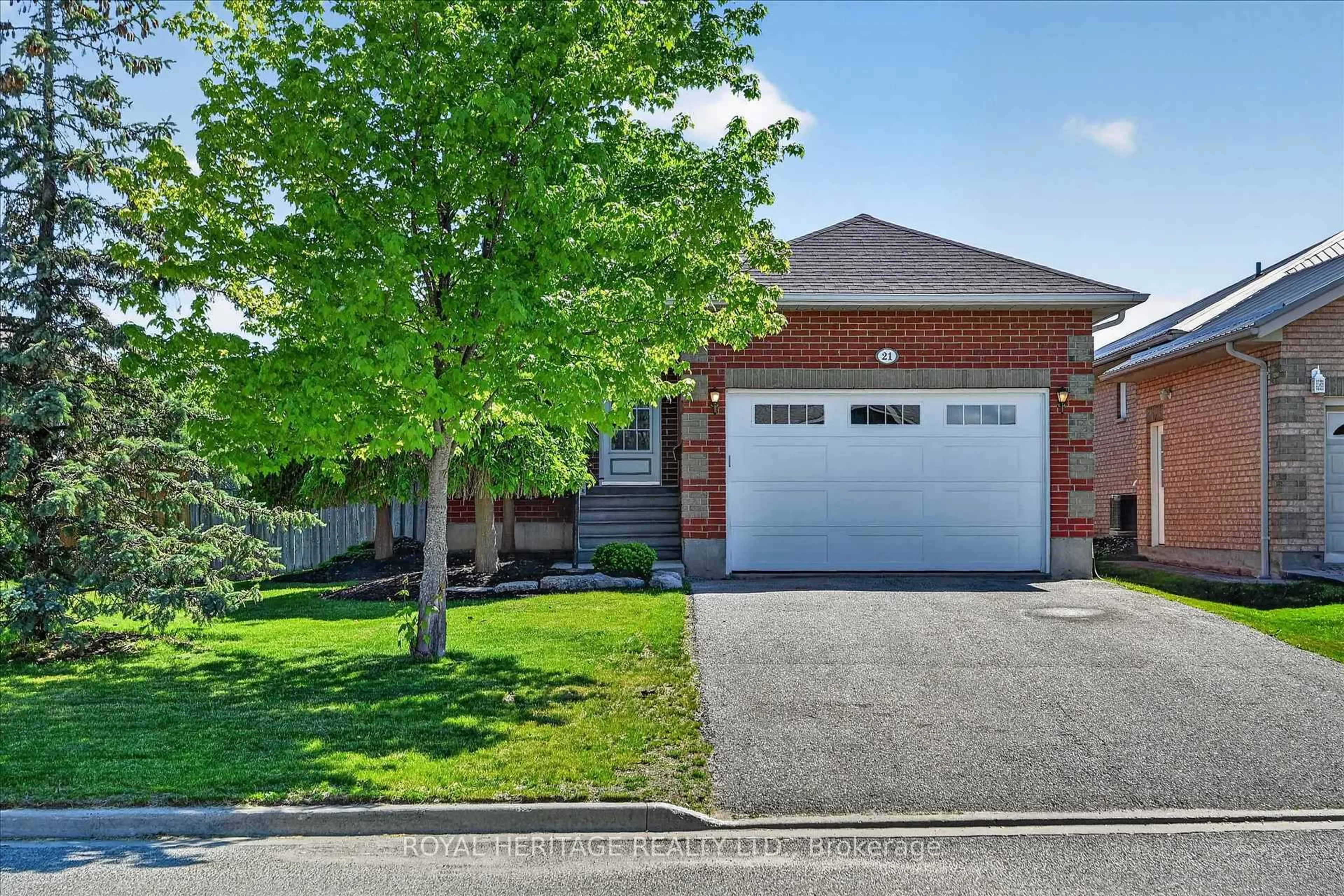 Home with brick exterior material, street for 21 Eakins Cres, Kawartha Lakes Ontario K9V 6J9