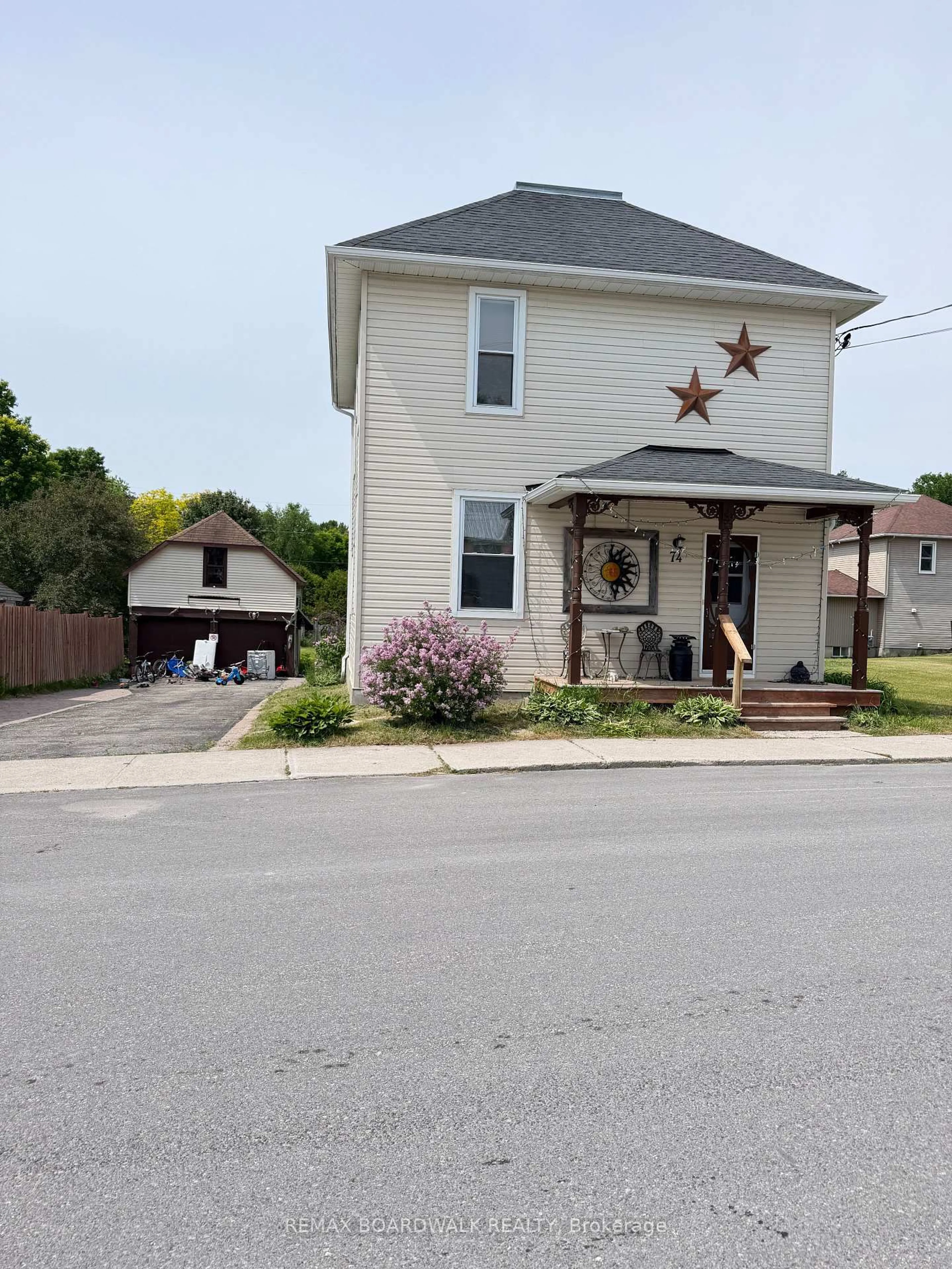 Unknown for 74 Princess St, Lanark Ontario K0G 1K0