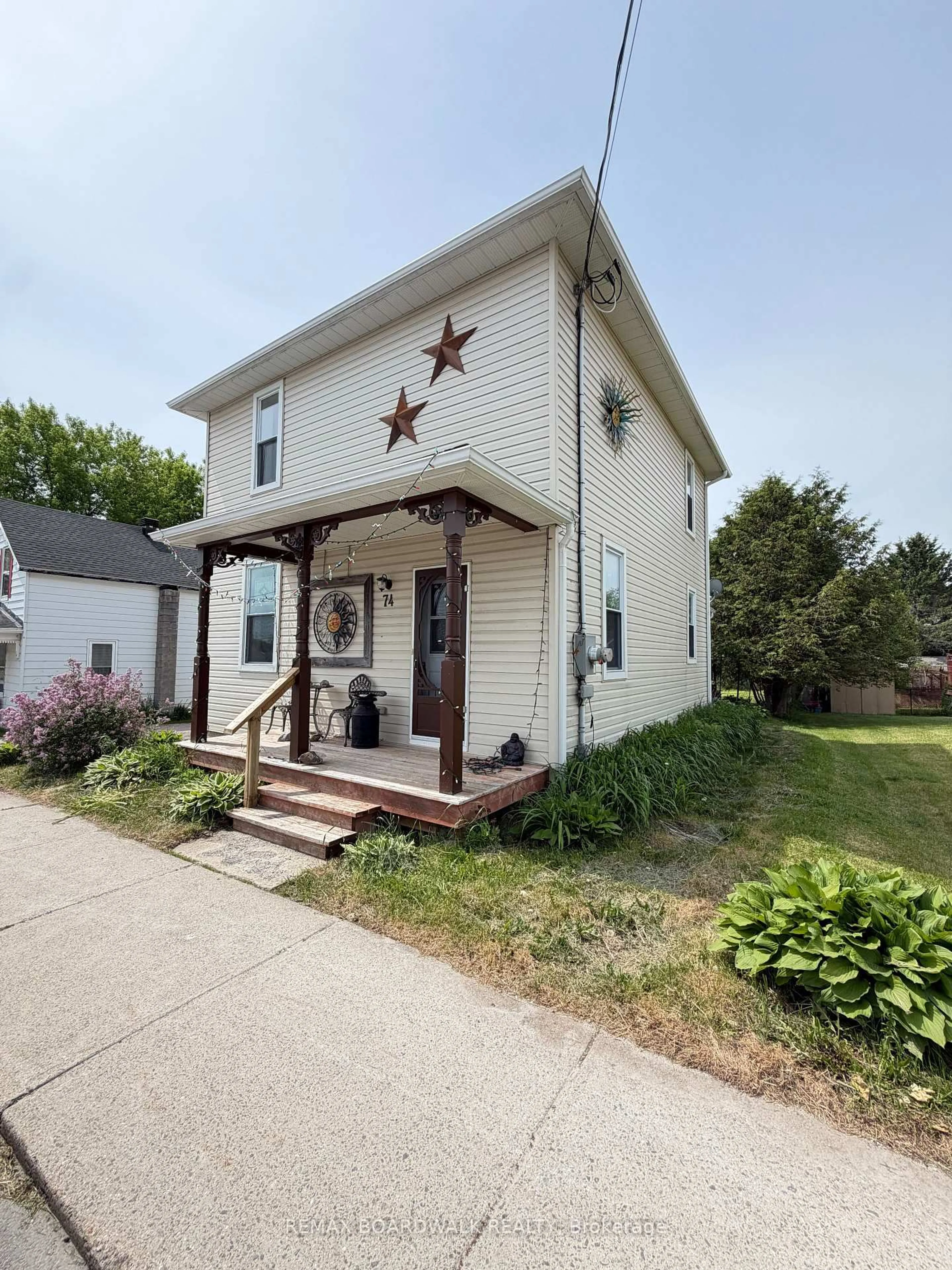 Unknown for 74 Princess St, Lanark Ontario K0G 1K0