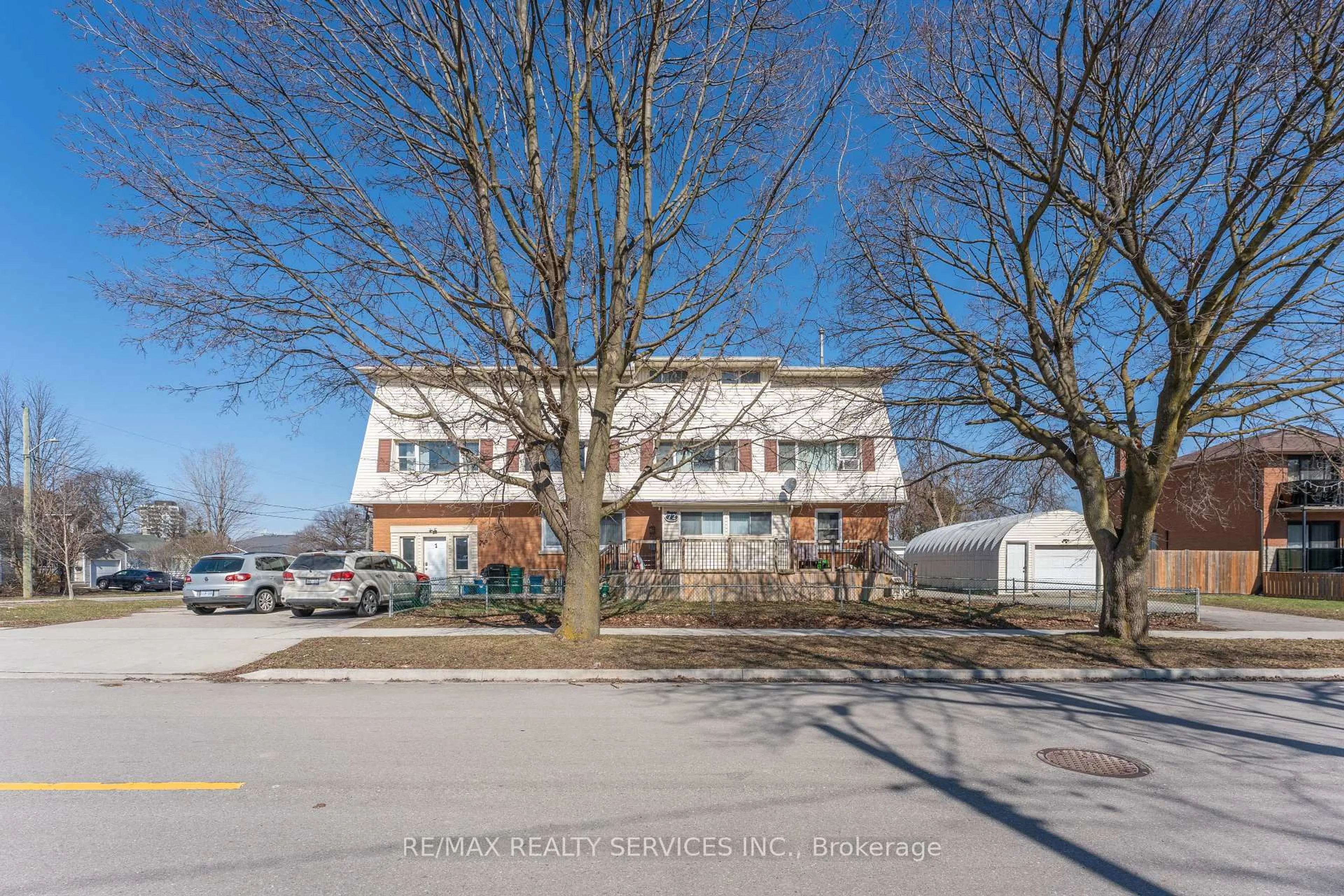 A pic from outside/outdoor area/front of a property/back of a property/a pic from drone, street for 72 Florence Ave, Kitchener Ontario N2A 2K8