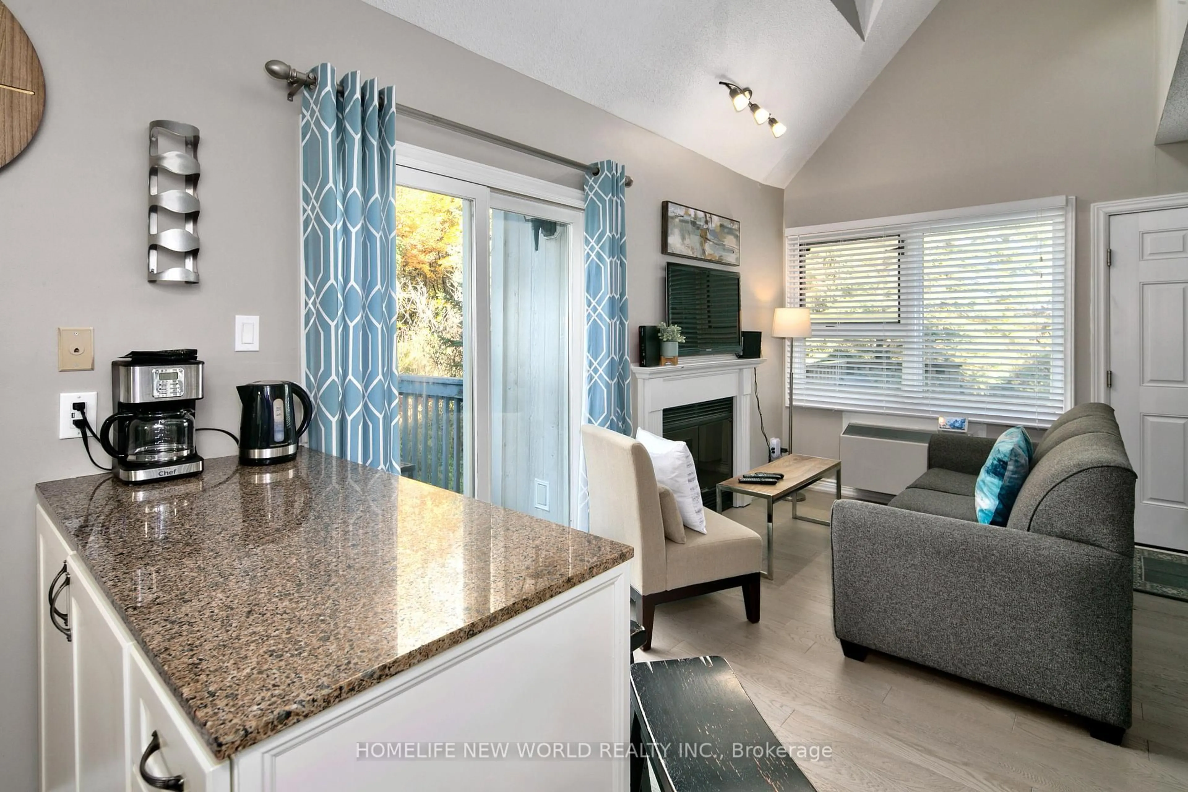 Open concept kitchen, unknown for 796468 Grey 19 Rd #911, Blue Mountains Ontario L9Y 0N6
