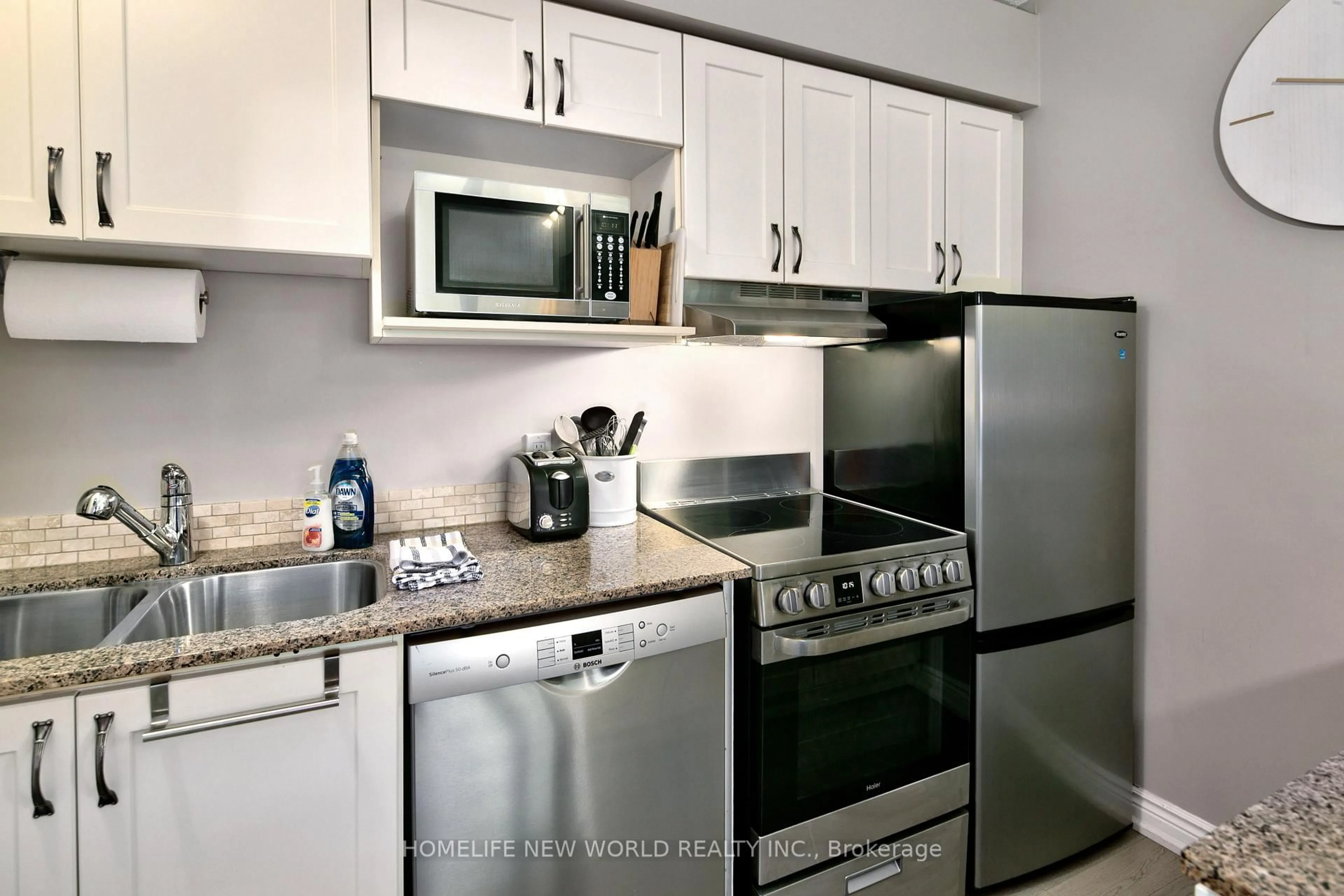 Standard kitchen, unknown for 796468 Grey 19 Rd #911, Blue Mountains Ontario L9Y 0N6