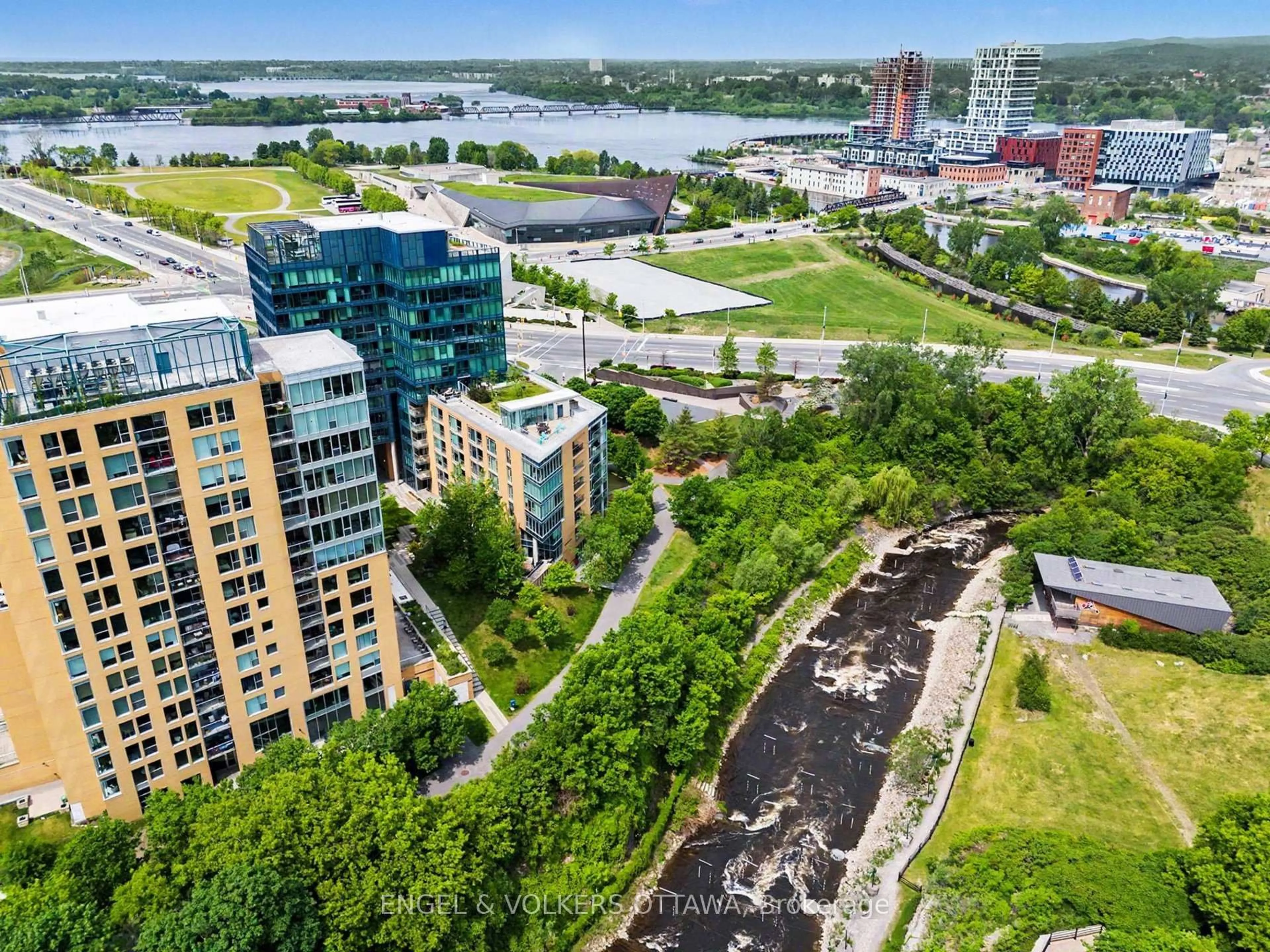 A pic from outside/outdoor area/front of a property/back of a property/a pic from drone, city buildings view from balcony for 200 Lett St #805, Ottawa Ontario K1R 0A7