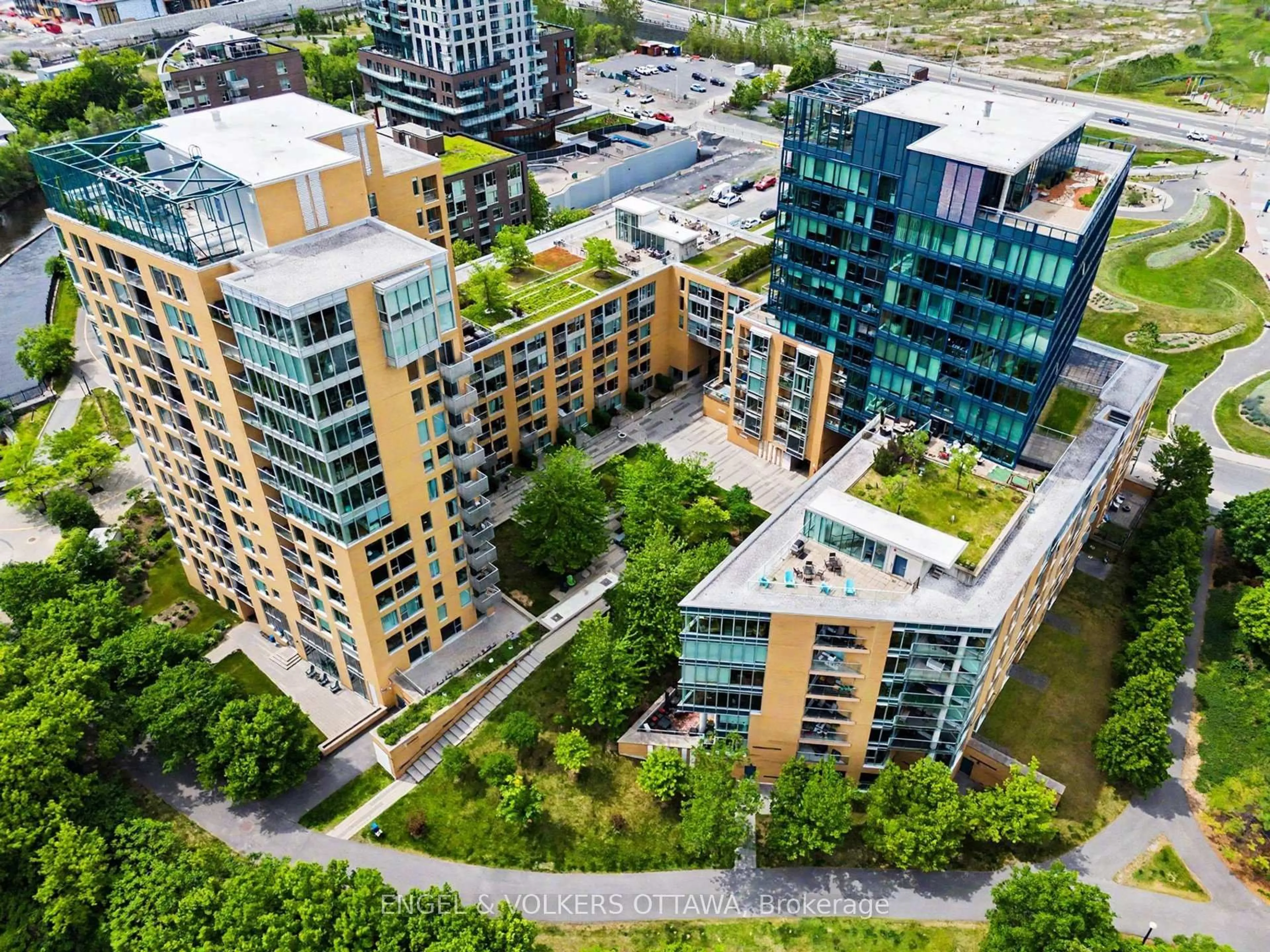A pic from outside/outdoor area/front of a property/back of a property/a pic from drone, city buildings view from balcony for 200 Lett St #805, Ottawa Ontario K1R 0A7