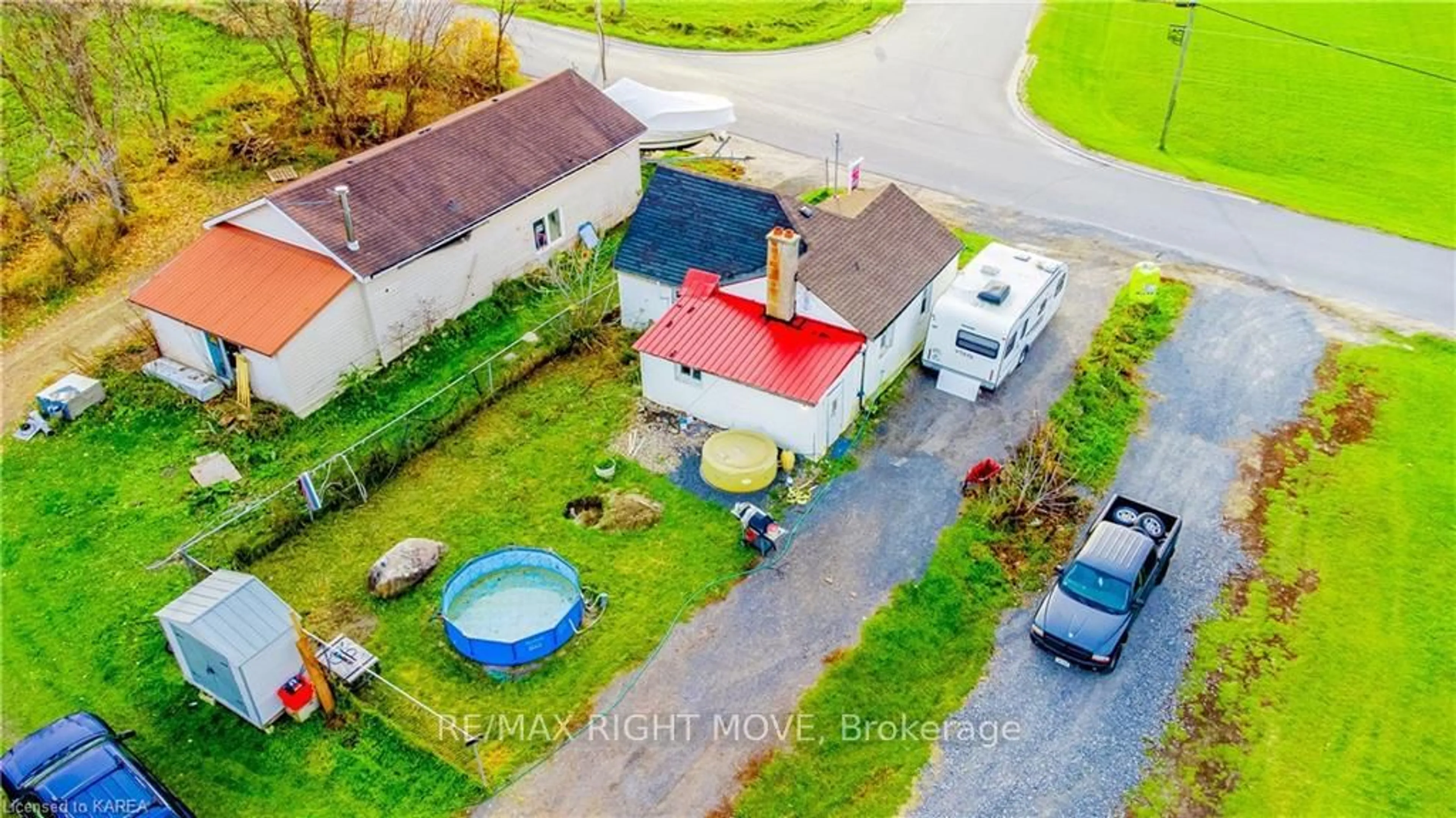 A pic from outside/outdoor area/front of a property/back of a property/a pic from drone, street for 103 Bay St, Leeds and the Thousand Islands Ontario K0H 2N0