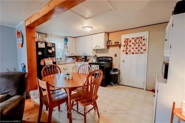 103 Bay St, Leeds and the Thousand Islands 5