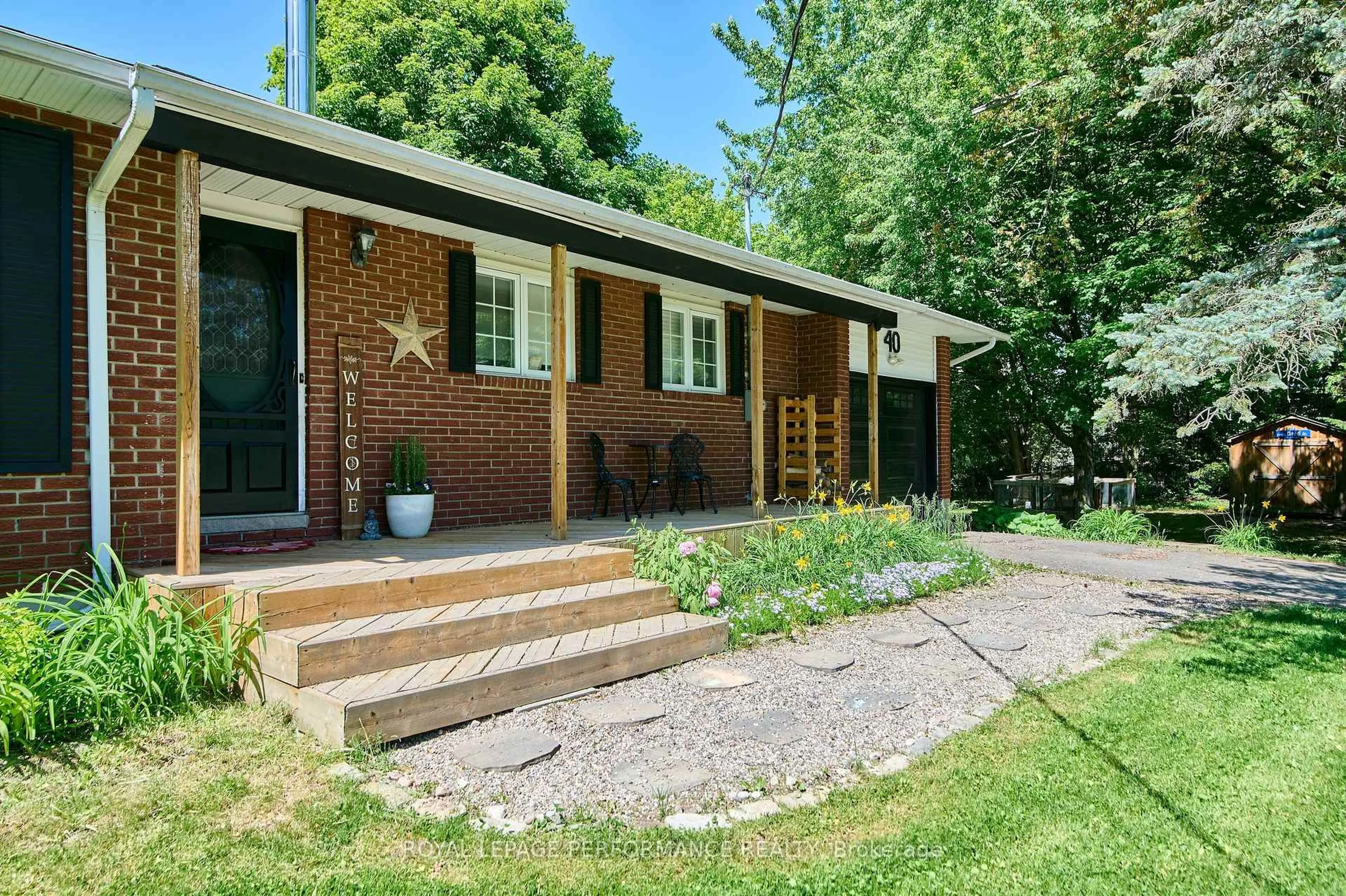 Home with brick exterior material, street for 40 Heritage Rd, Russell Ontario K4R 1A9