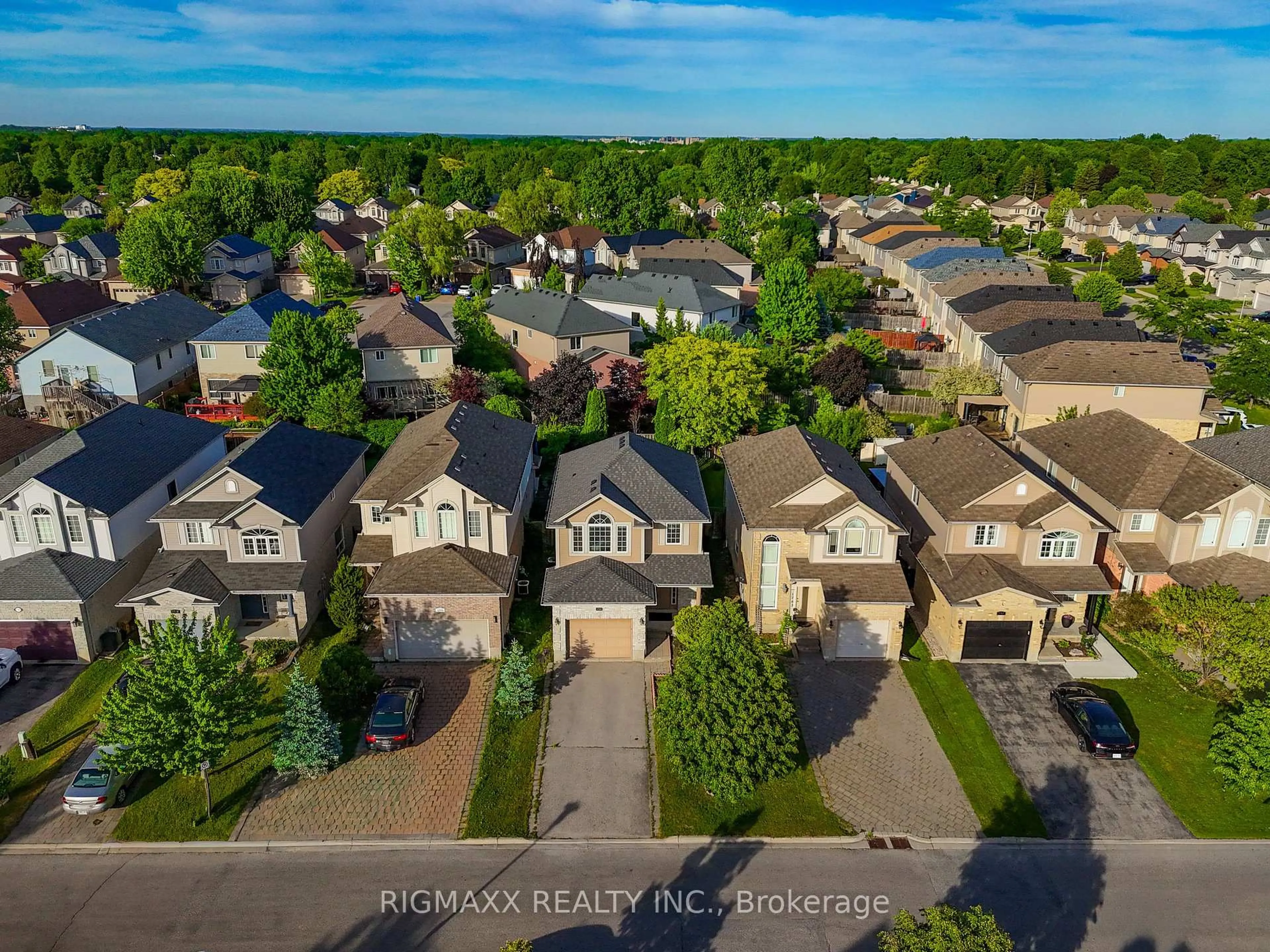 A pic from outside/outdoor area/front of a property/back of a property/a pic from drone, street for 1759 Mickleborough Dr, London North Ontario N6G 5R4