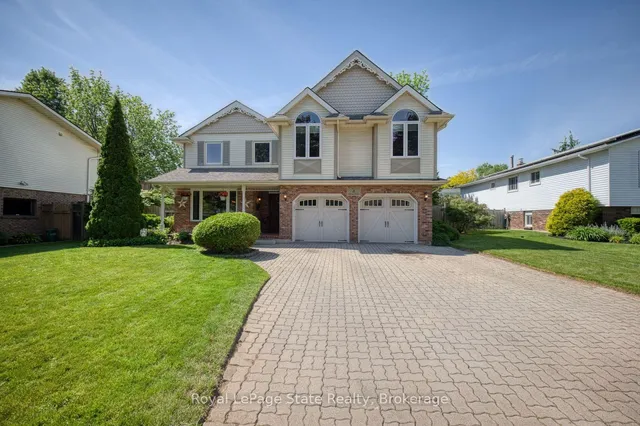 8 Cheval Dr, Grimsby 2