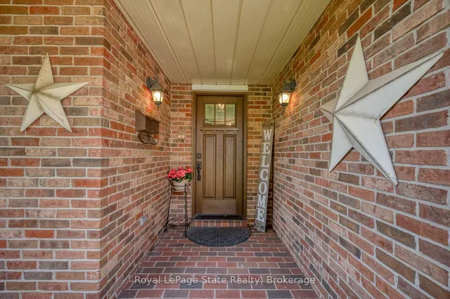 8 Cheval Dr, Grimsby 3