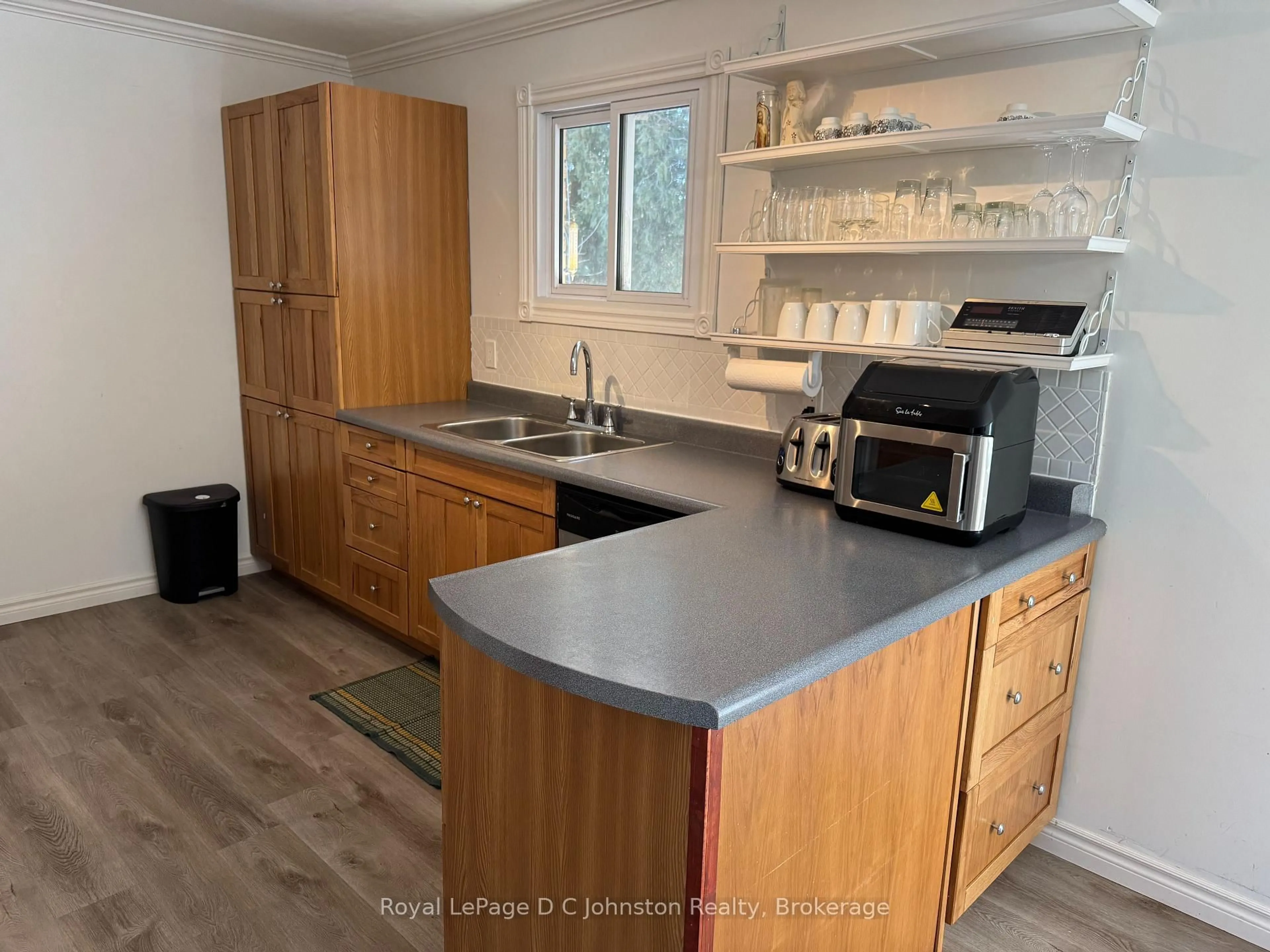 Unknown for 341 Palmerston St, Saugeen Shores Ontario N0H 2L0