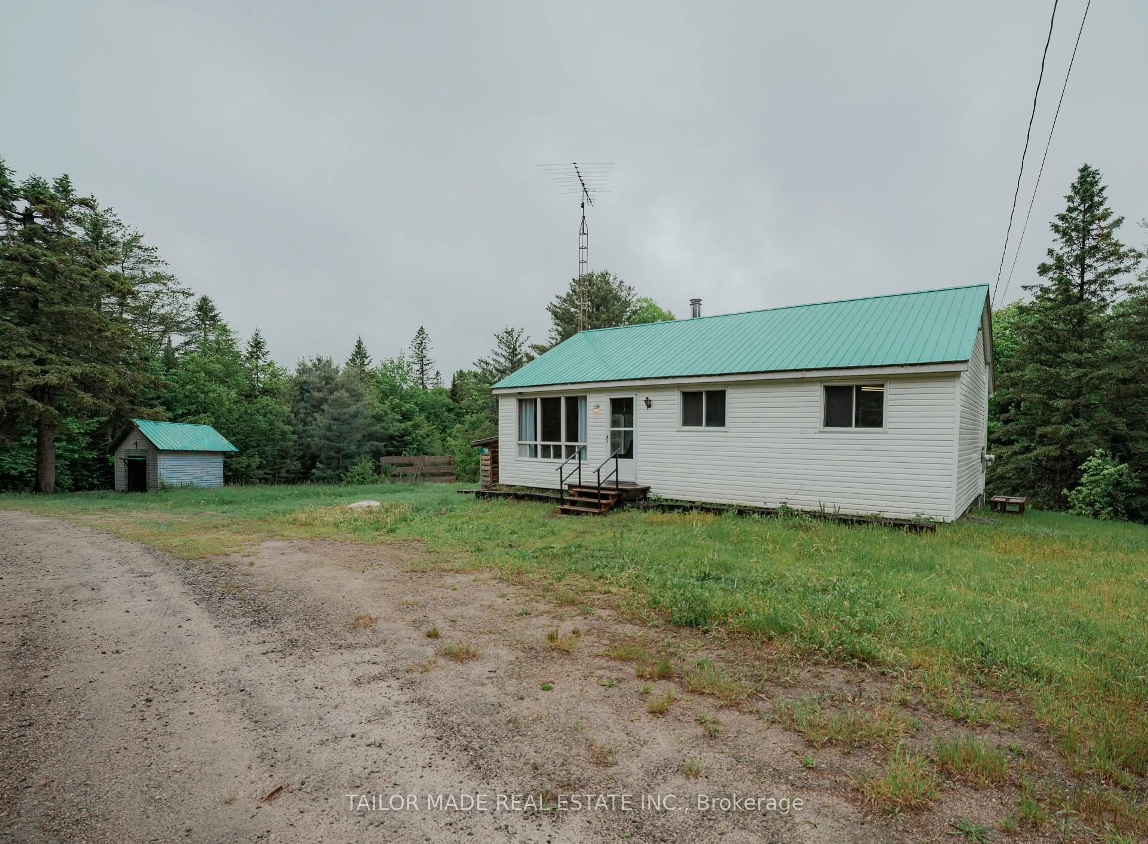 A pic from outside/outdoor area/front of a property/back of a property/a pic from drone, building for 788 Bothams Rd, Magnetawan Ontario P0A 1P0