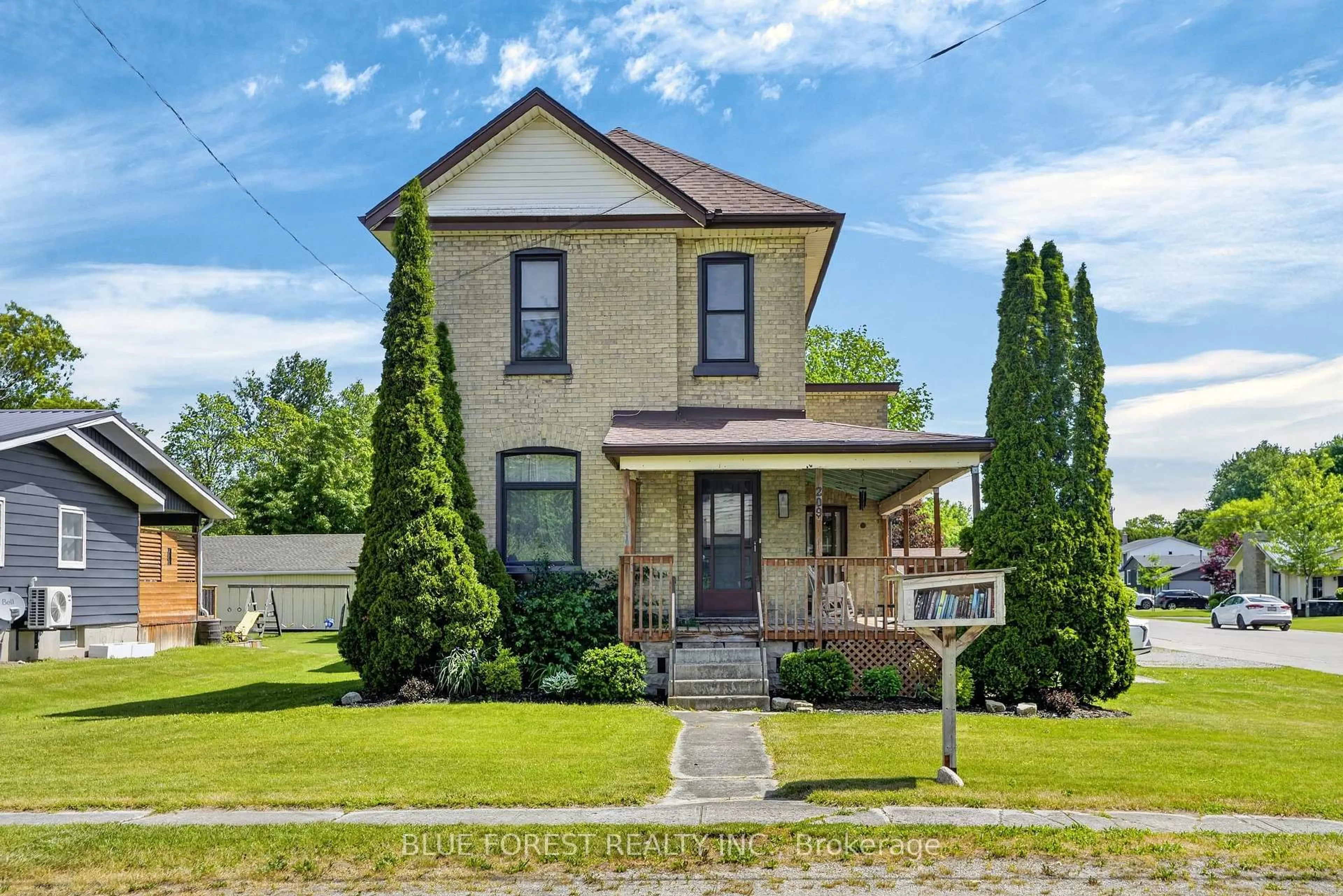 Home with brick exterior material, street for 209 MARGARET St, Dutton/Dunwich Ontario N0L 1J0