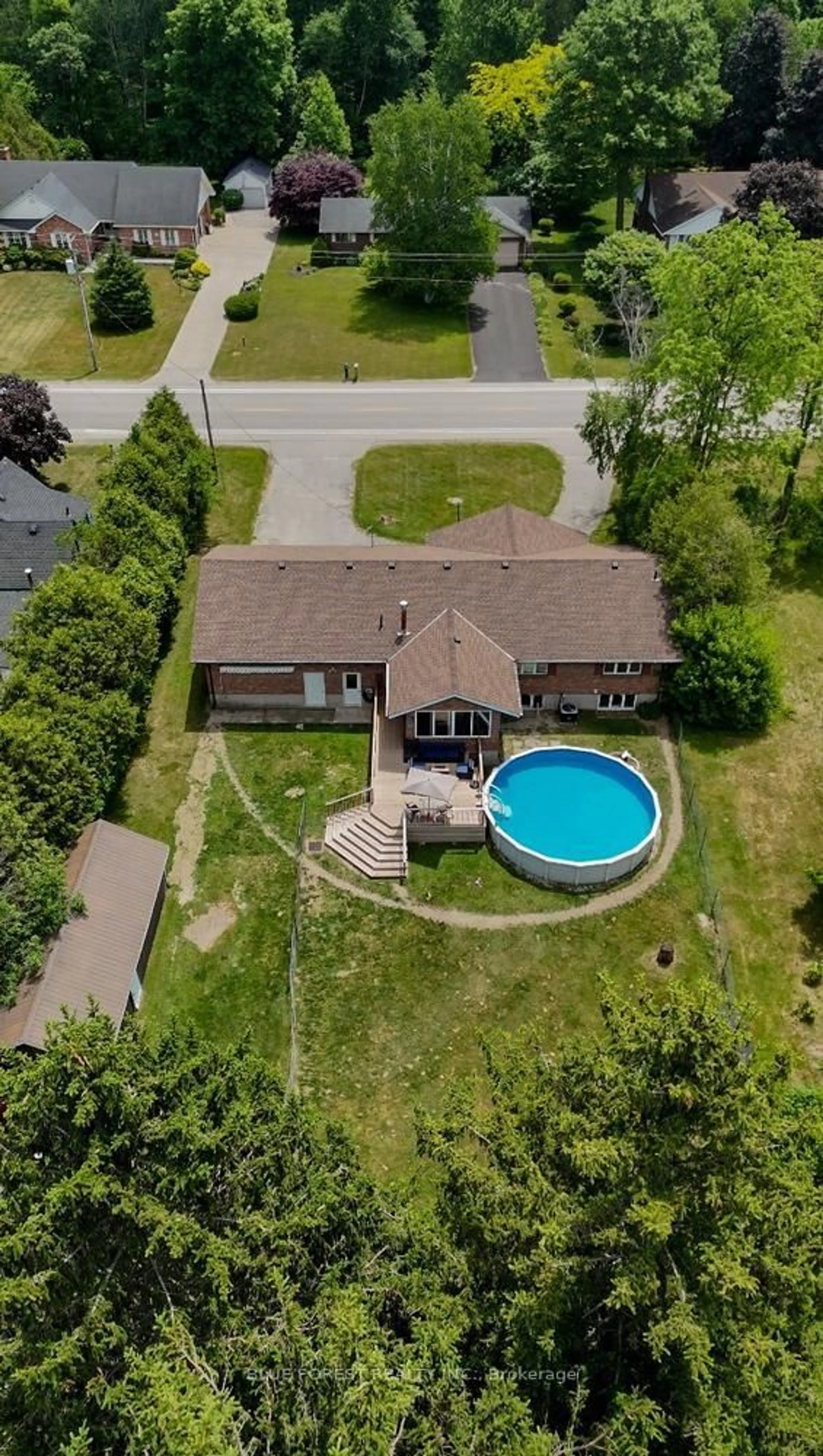 A pic from outside/outdoor area/front of a property/back of a property/a pic from drone, water/lake/river/ocean view for 24744 Pioneer Line, West Elgin Ontario N0L 2P0