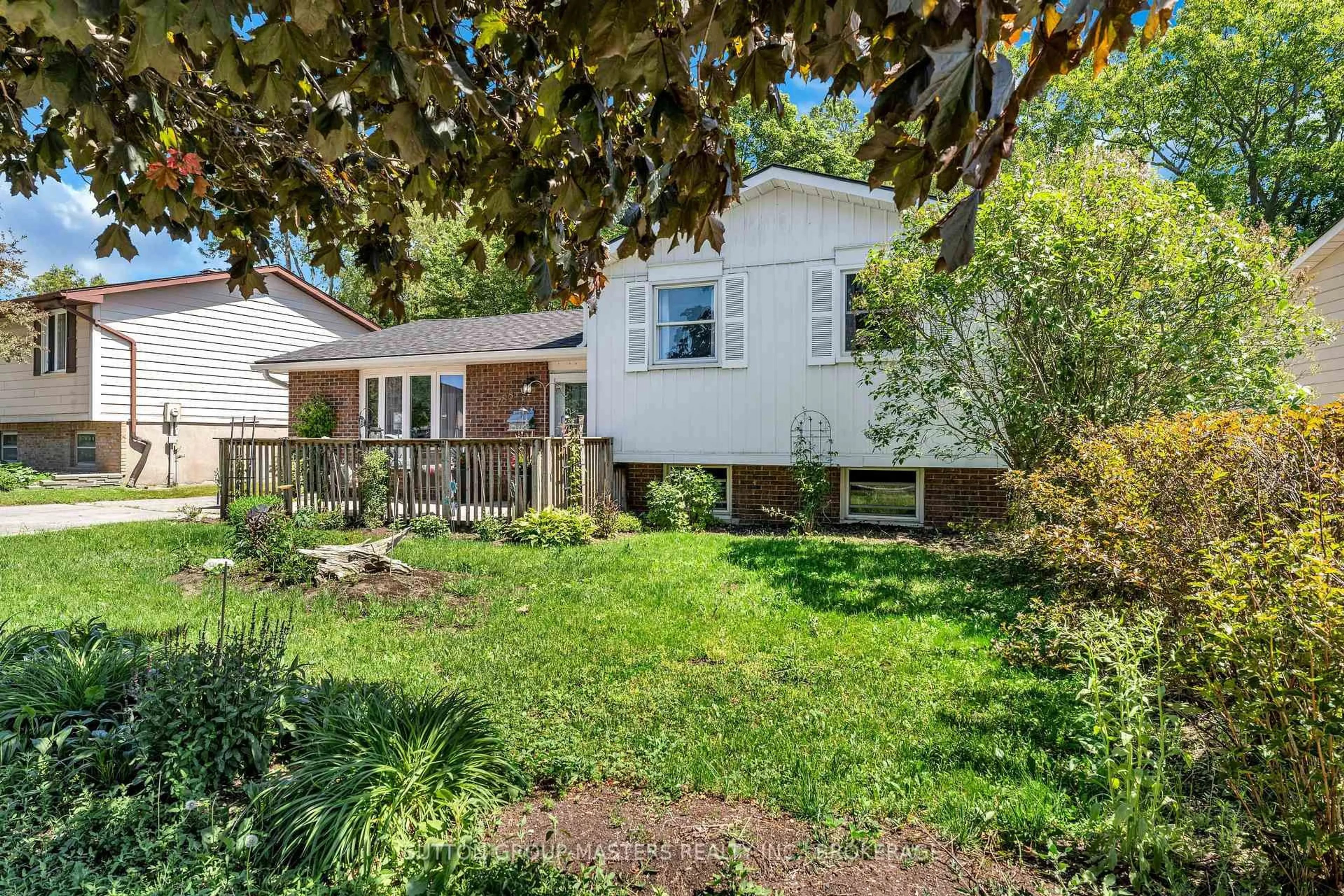 A pic from outside/outdoor area/front of a property/back of a property/a pic from drone, street for 788 Mona Dr, Kingston Ontario K7M 5C3