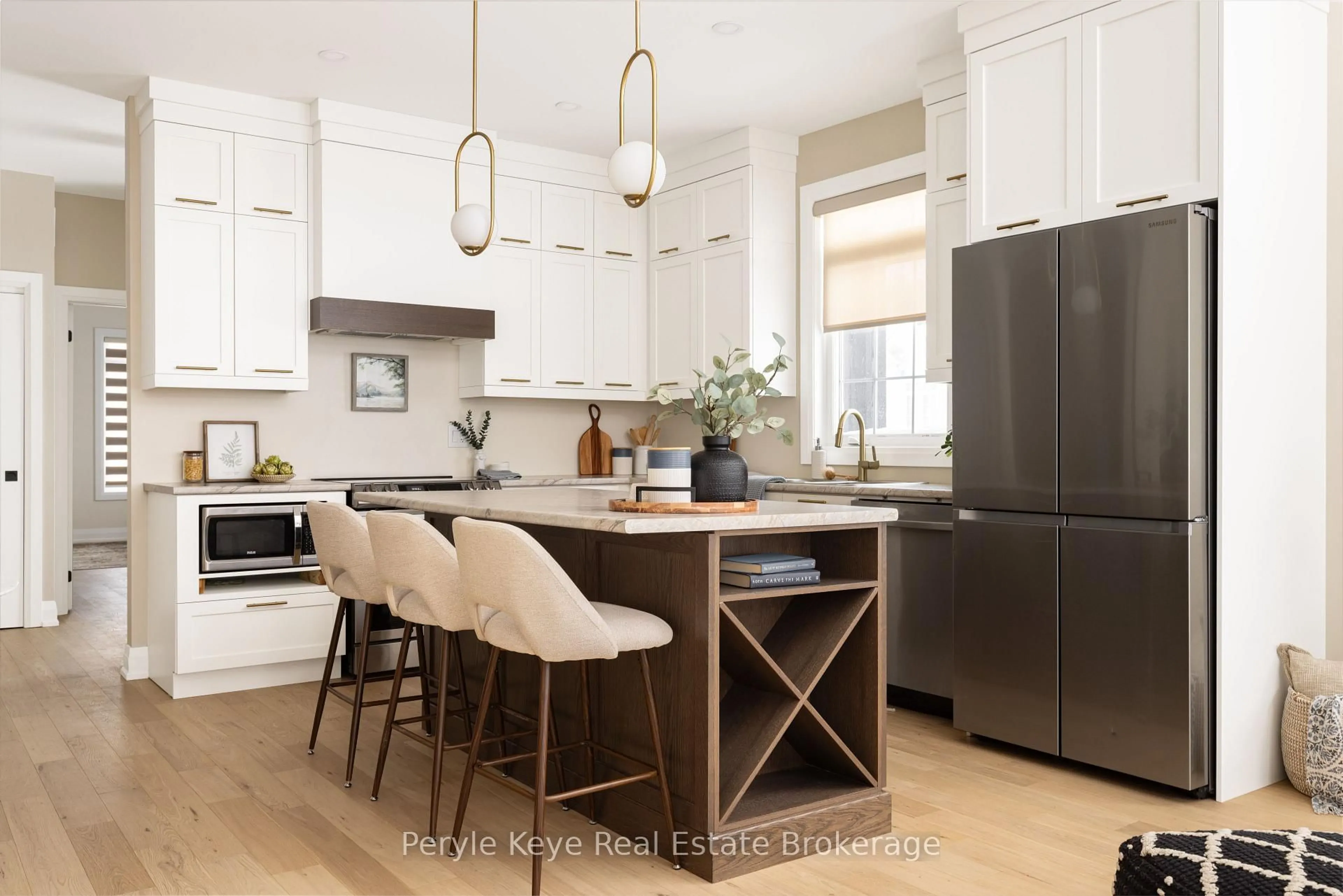 Open concept kitchen, unknown for 2 Leeds Crt, Bracebridge Ontario P1L 0B7