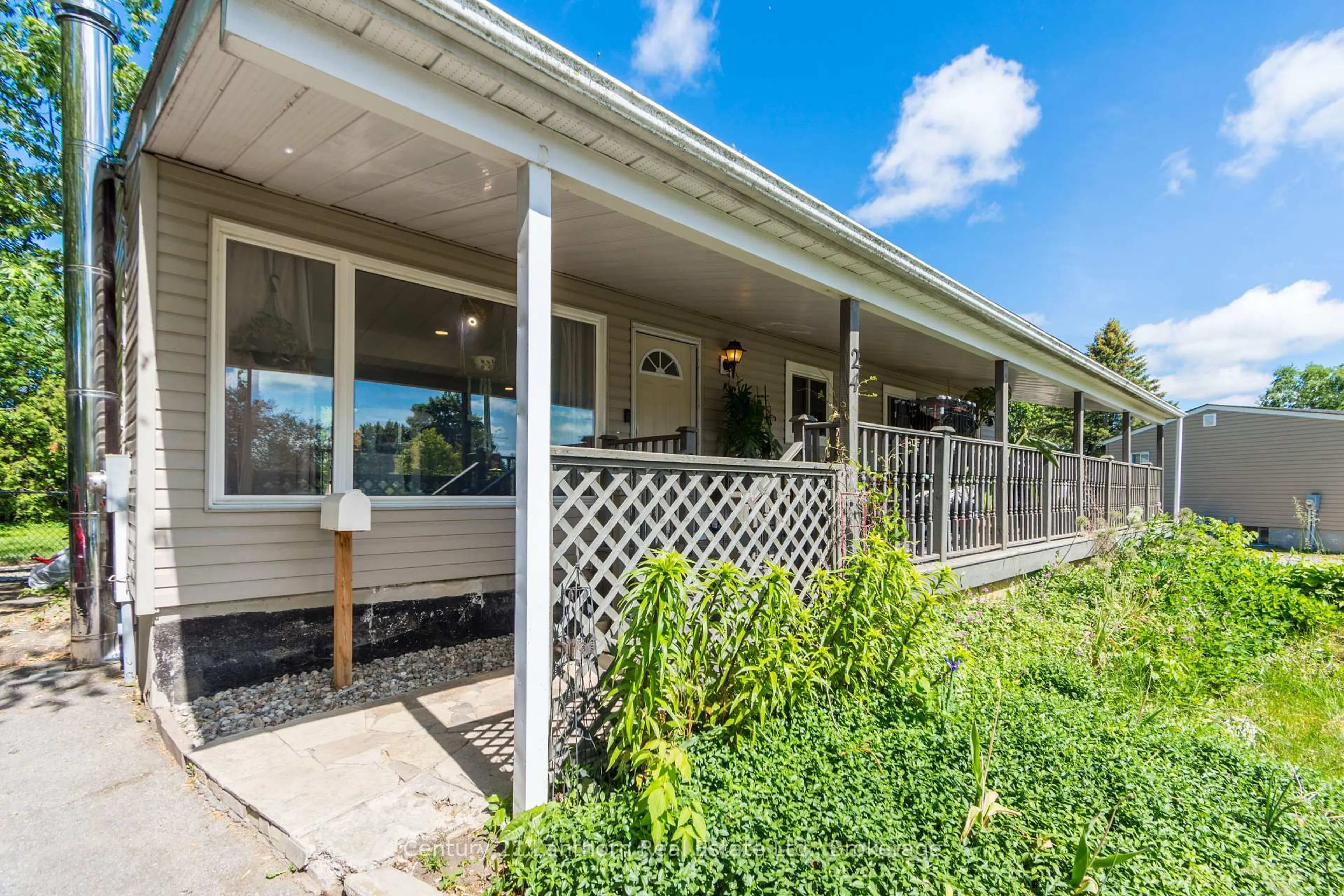Home with vinyl exterior material, unknown for 24 Cory Cres, Quinte West Ontario K8V 5W8
