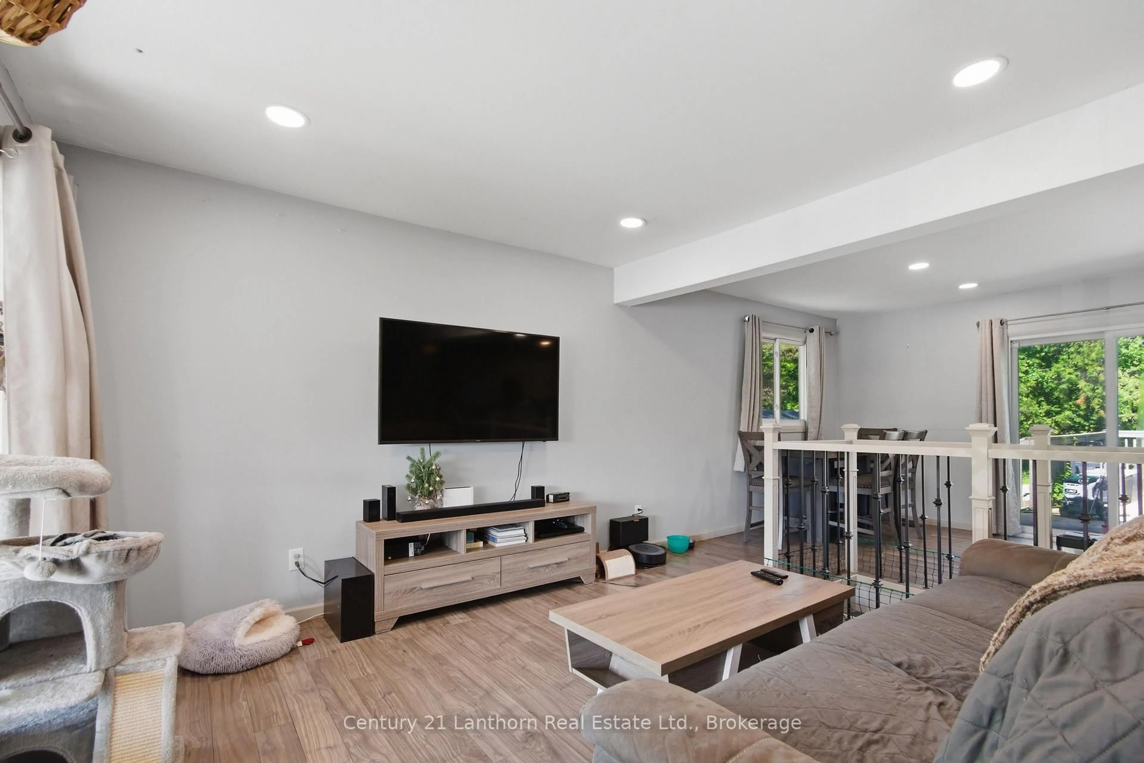 Home theater for 24 Cory Cres, Quinte West Ontario K8V 5W8