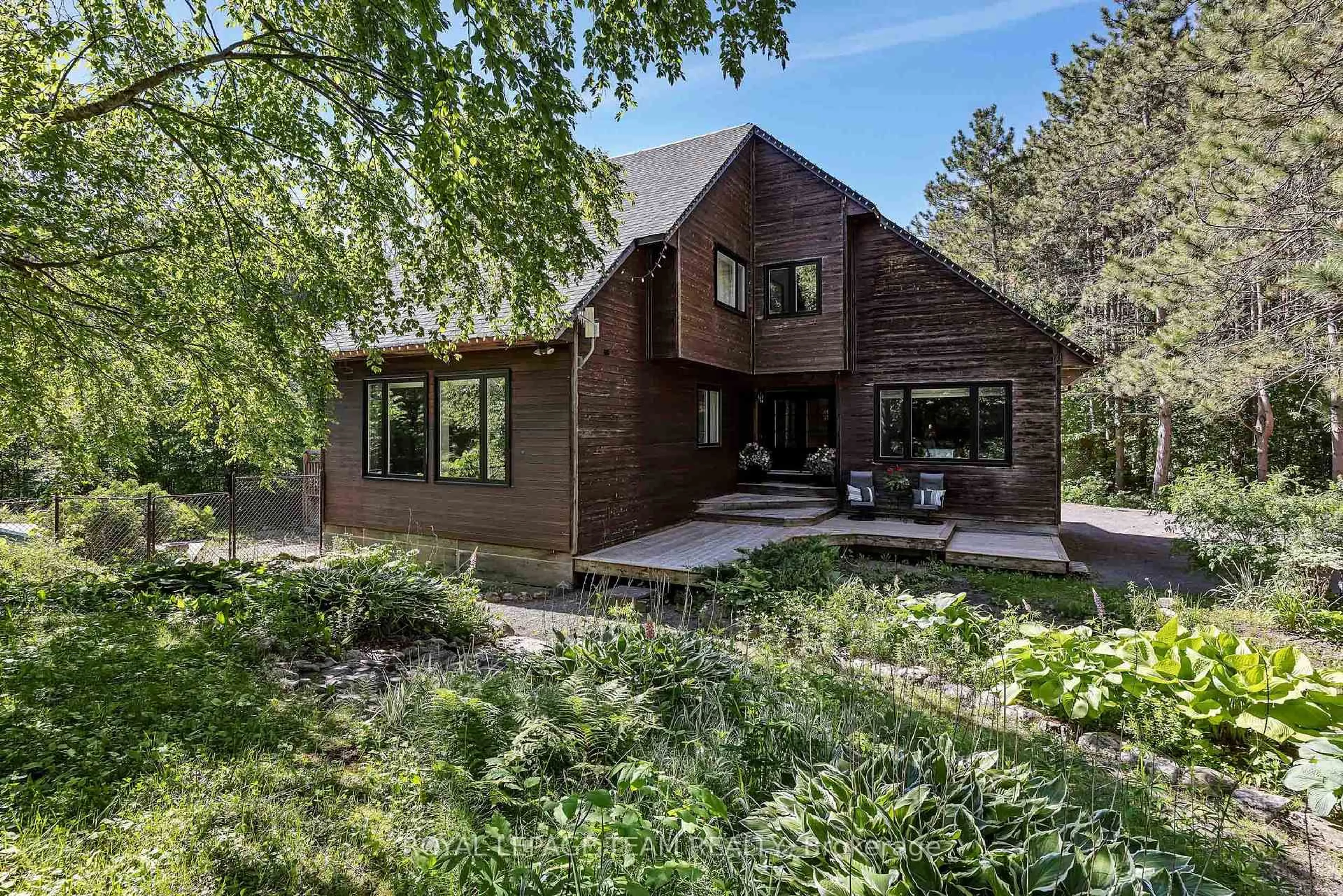 Home with brick exterior material, unknown for 104 Sol Lane, Ottawa Ontario K0A 3M0