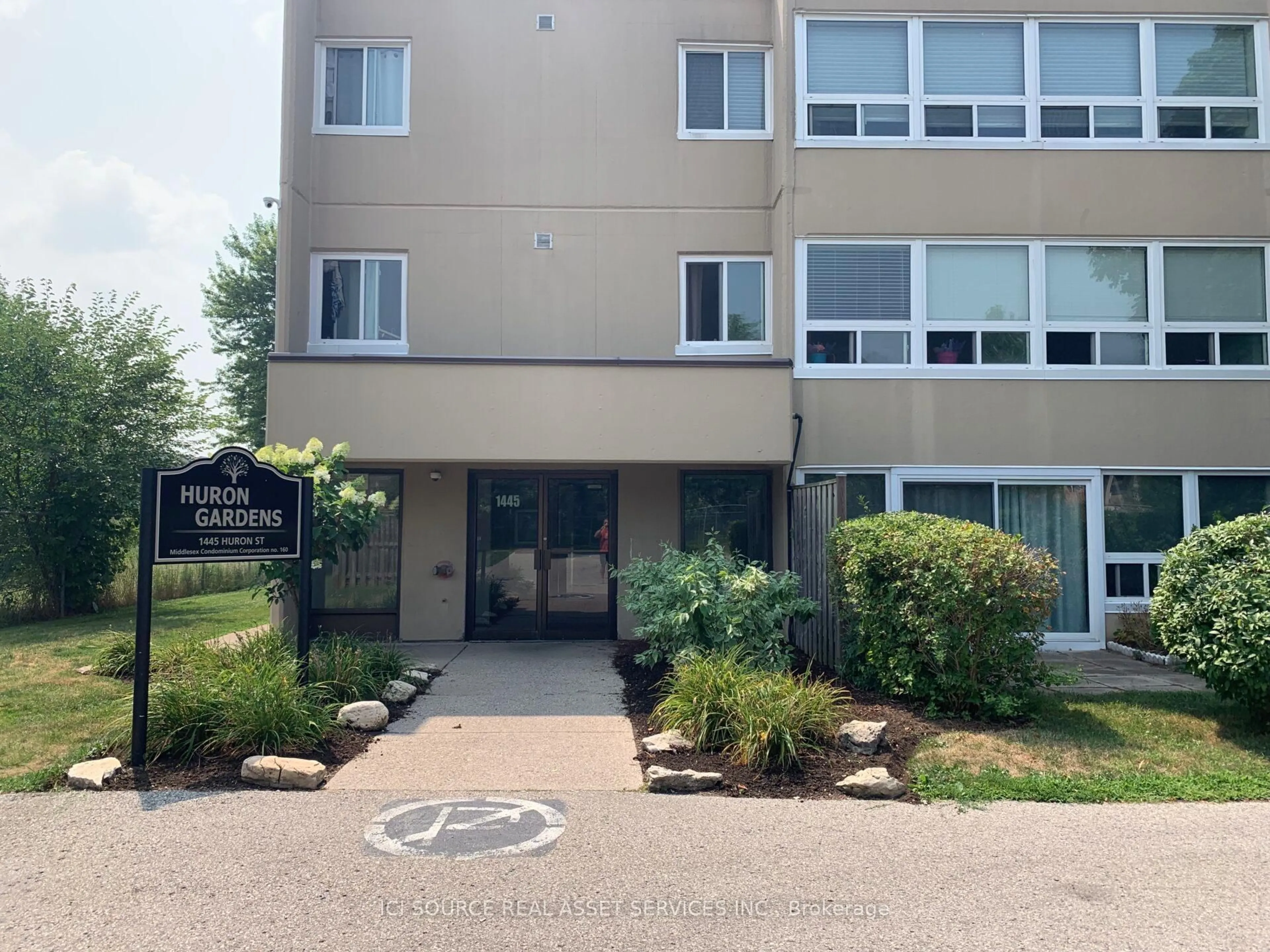 Unknown for 1445 Huron St #110, London East Ontario N5V 2E6