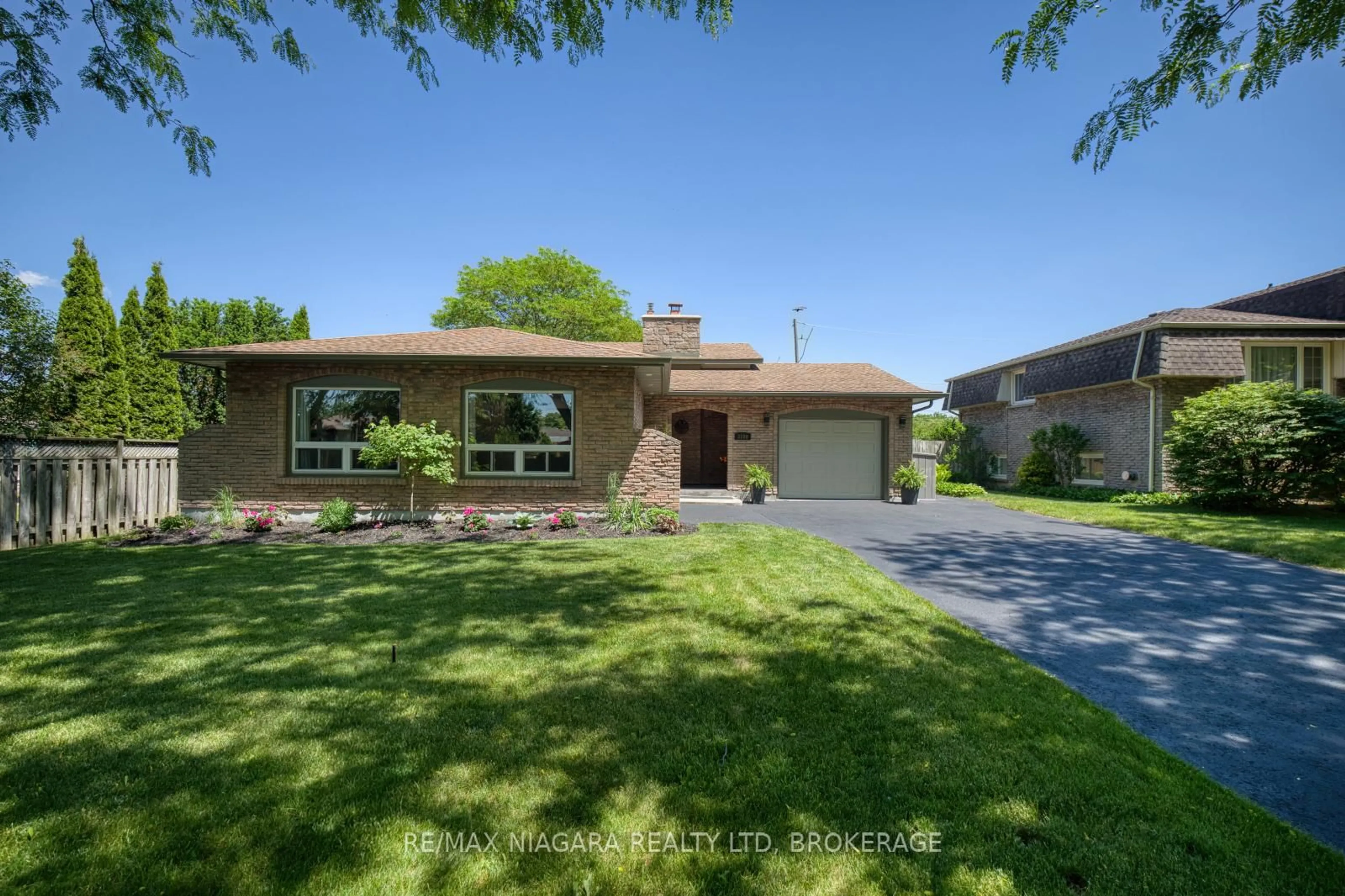Home with brick exterior material, street for 3100 Rapelje St, Niagara Falls Ontario L2G 7B8
