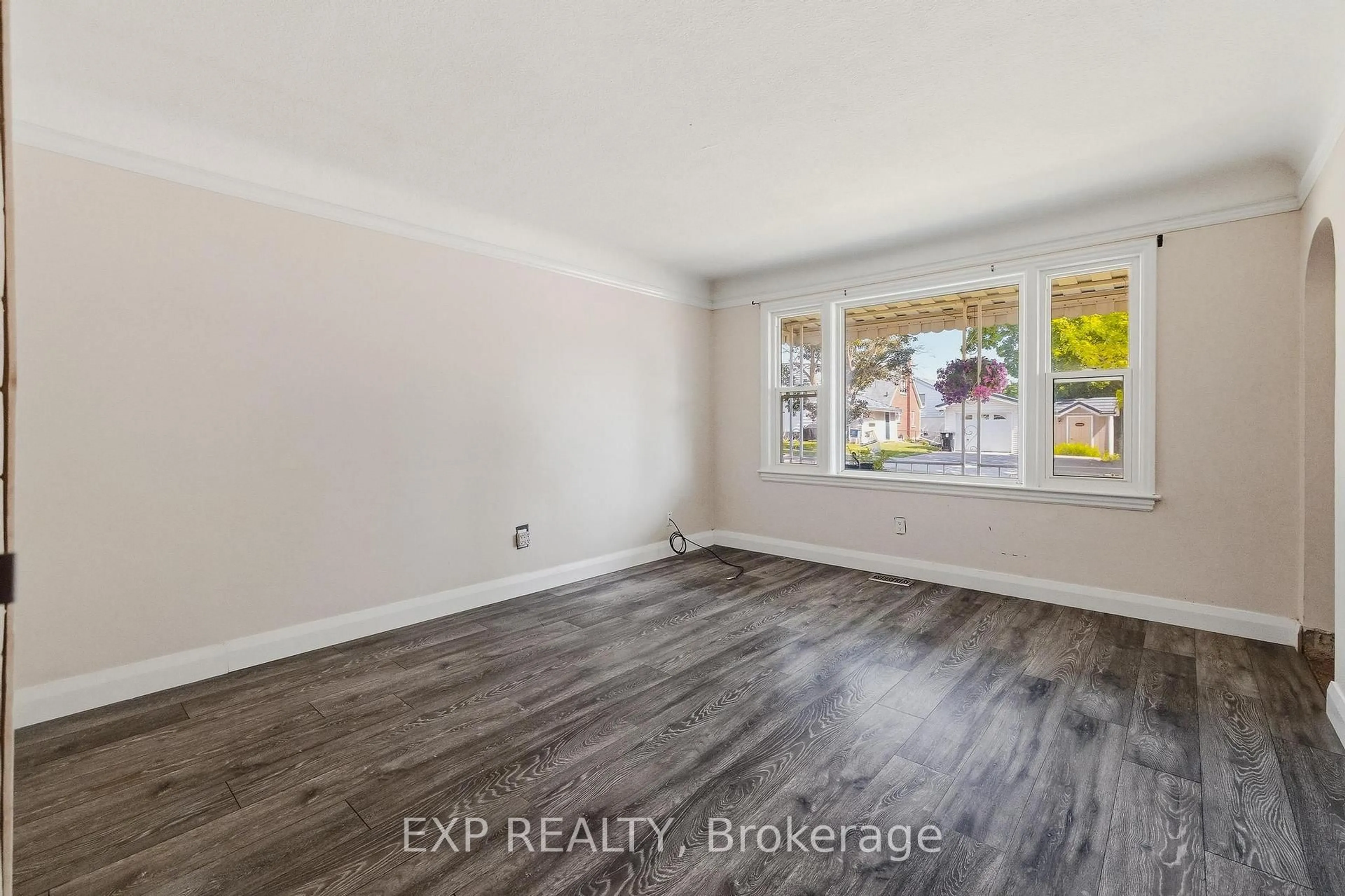 A pic of a room for 61 Hillview St, Kitchener Ontario N2H 5P9