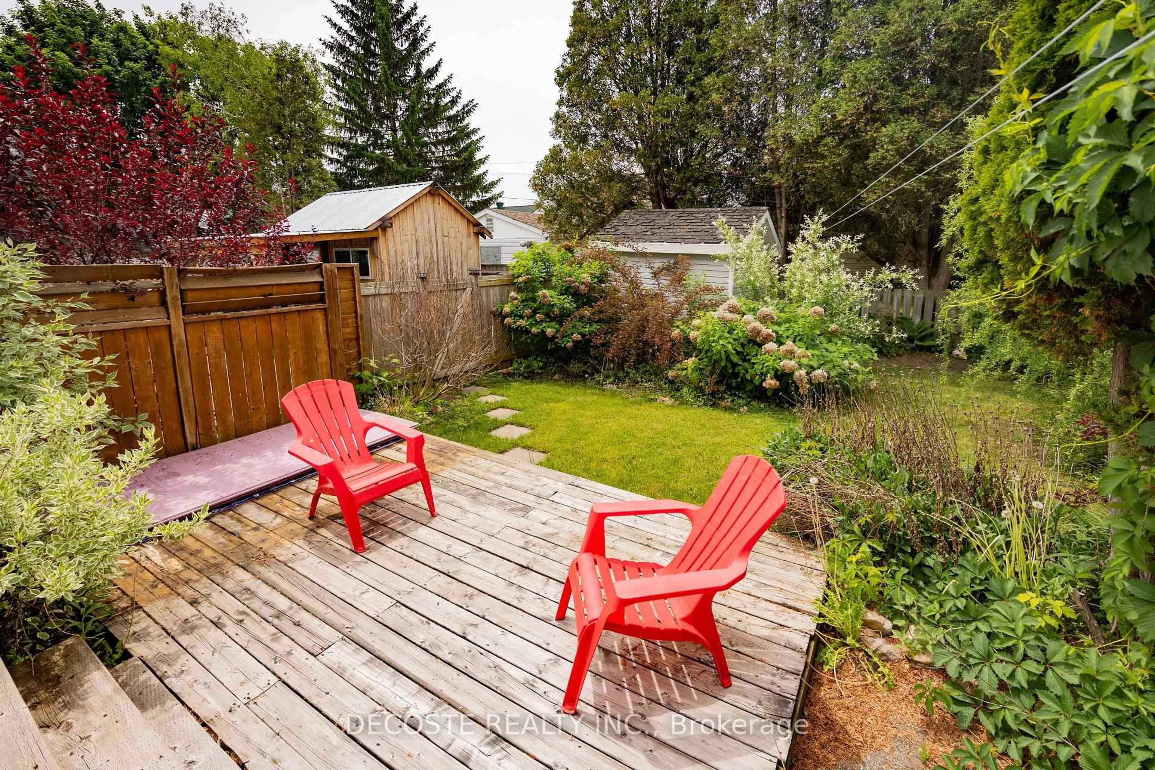 Patio, unknown for 1172 Dieppe St, Cornwall Ontario K6H 3K3