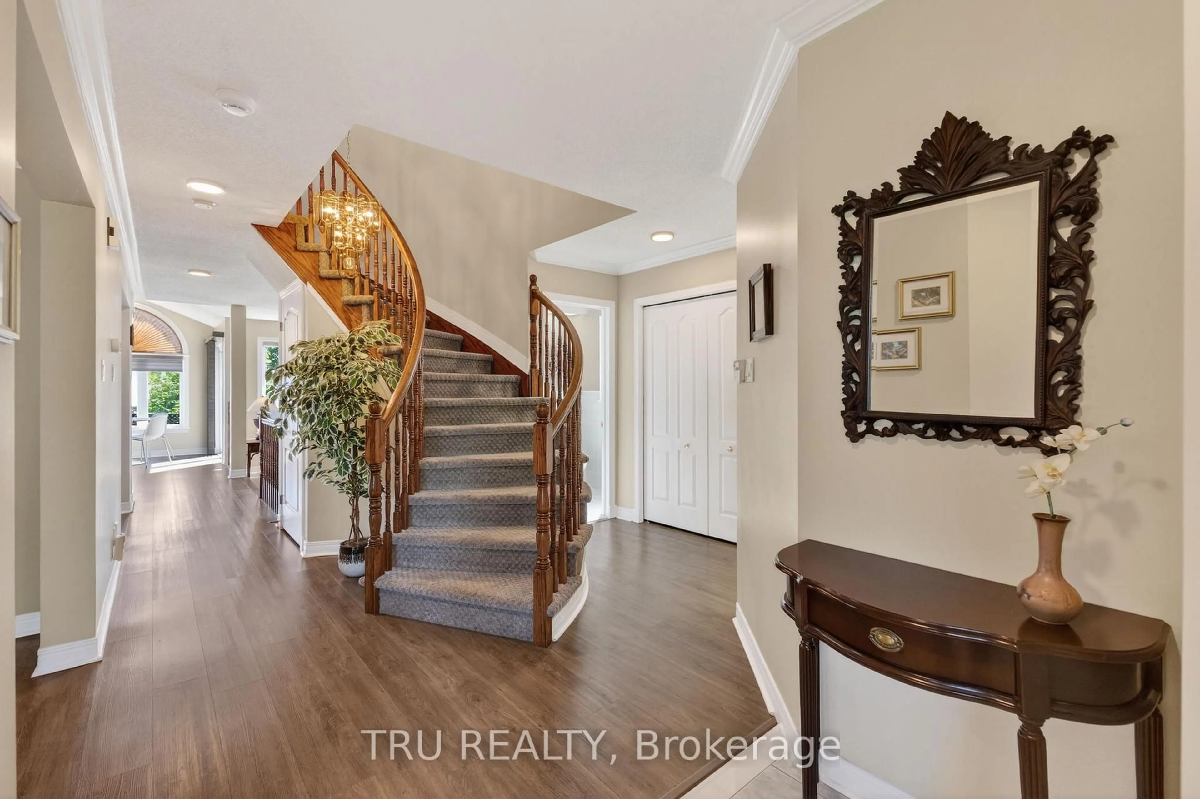 Indoor entryway for 110 Grenadier Way, Nepean Ontario K2J 4M1