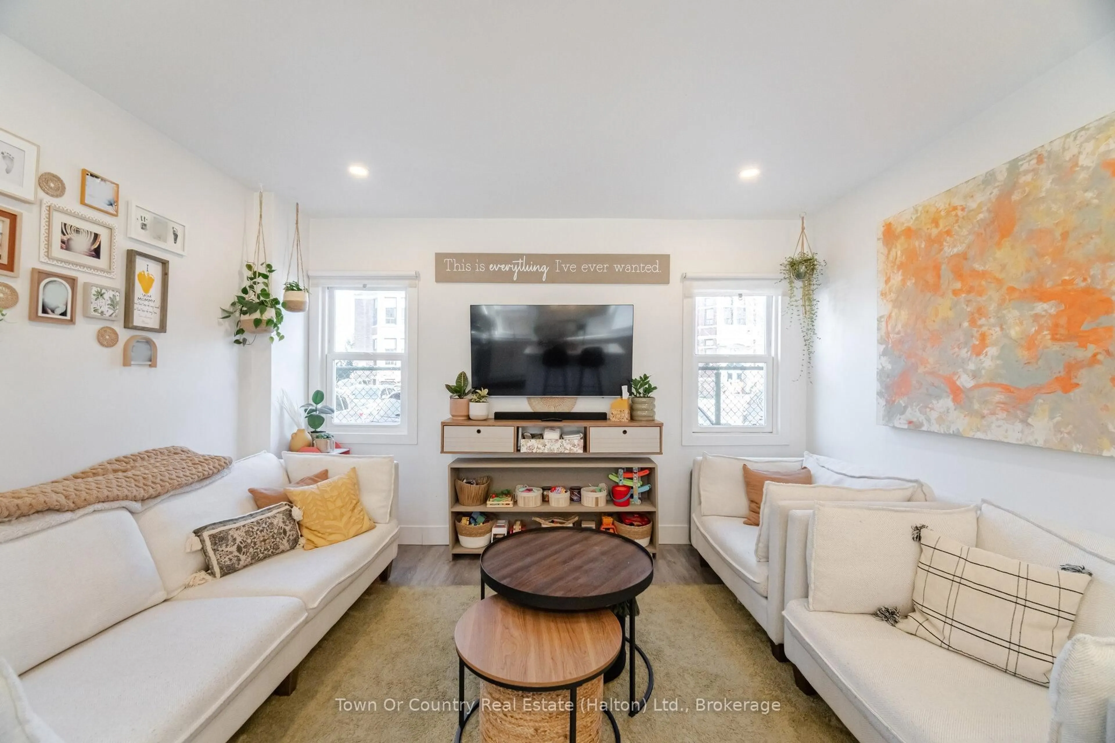 Living room with furniture, unknown for 23 Prince St, St. Catharines Ontario L2R 3X6