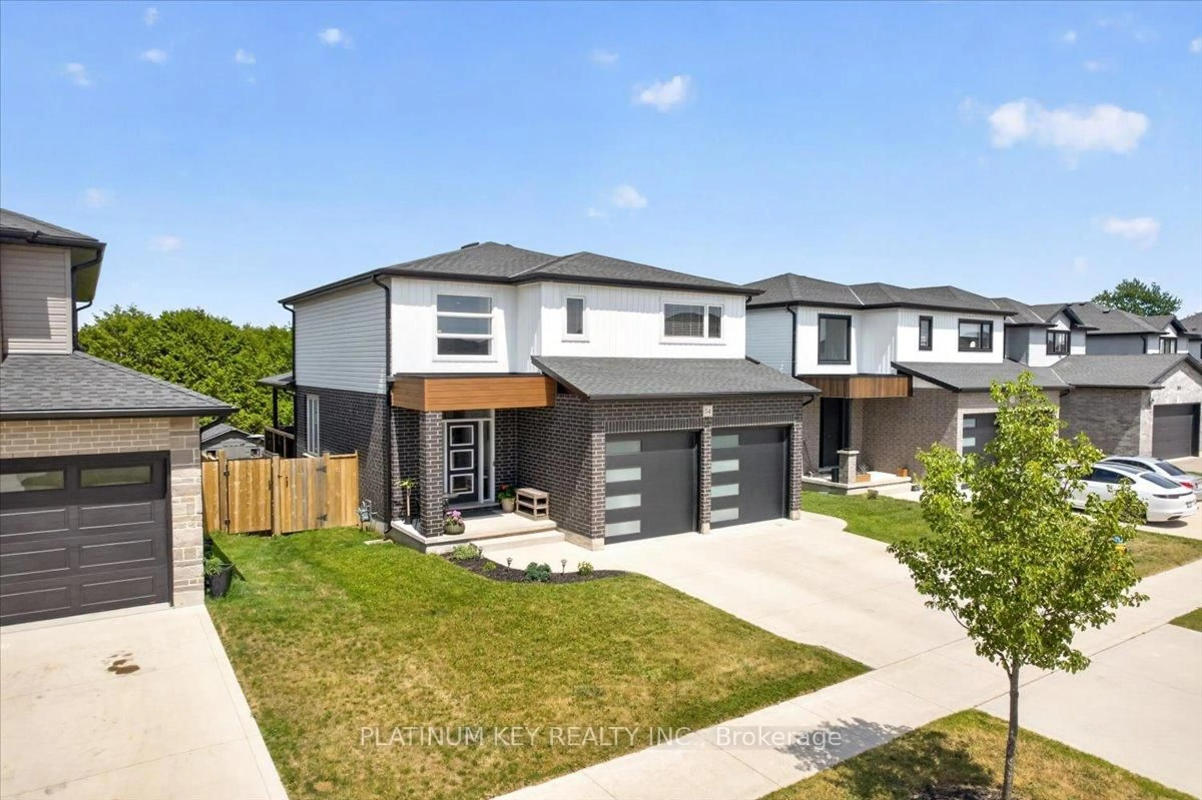 A pic from outside/outdoor area/front of a property/back of a property/a pic from drone, street for 54 Mcneil St, Strathroy-Caradoc Ontario N0L 1W0