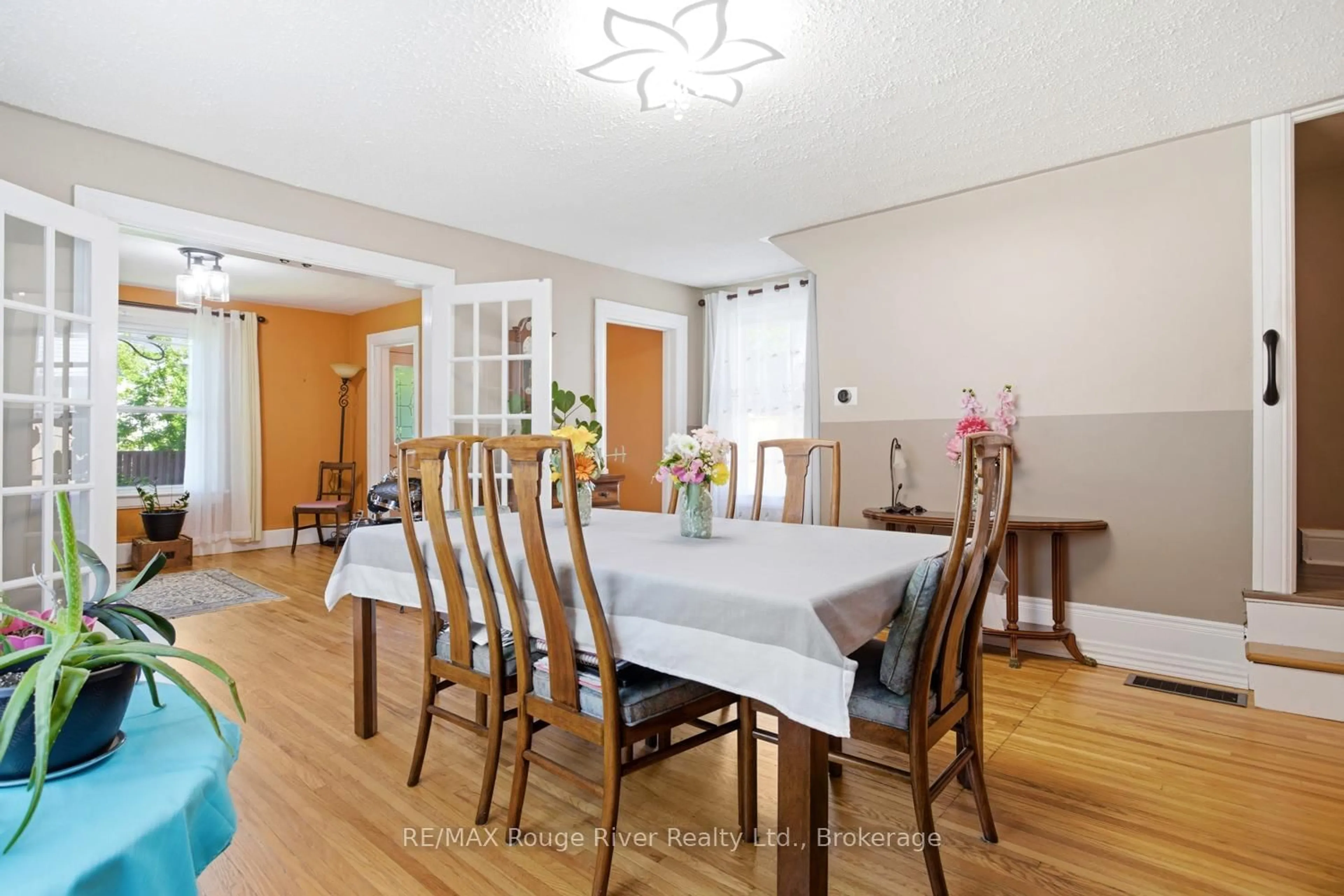 Dining room, wood/laminate floor for 111 Lingham St, Belleville Ontario K8N 3T1