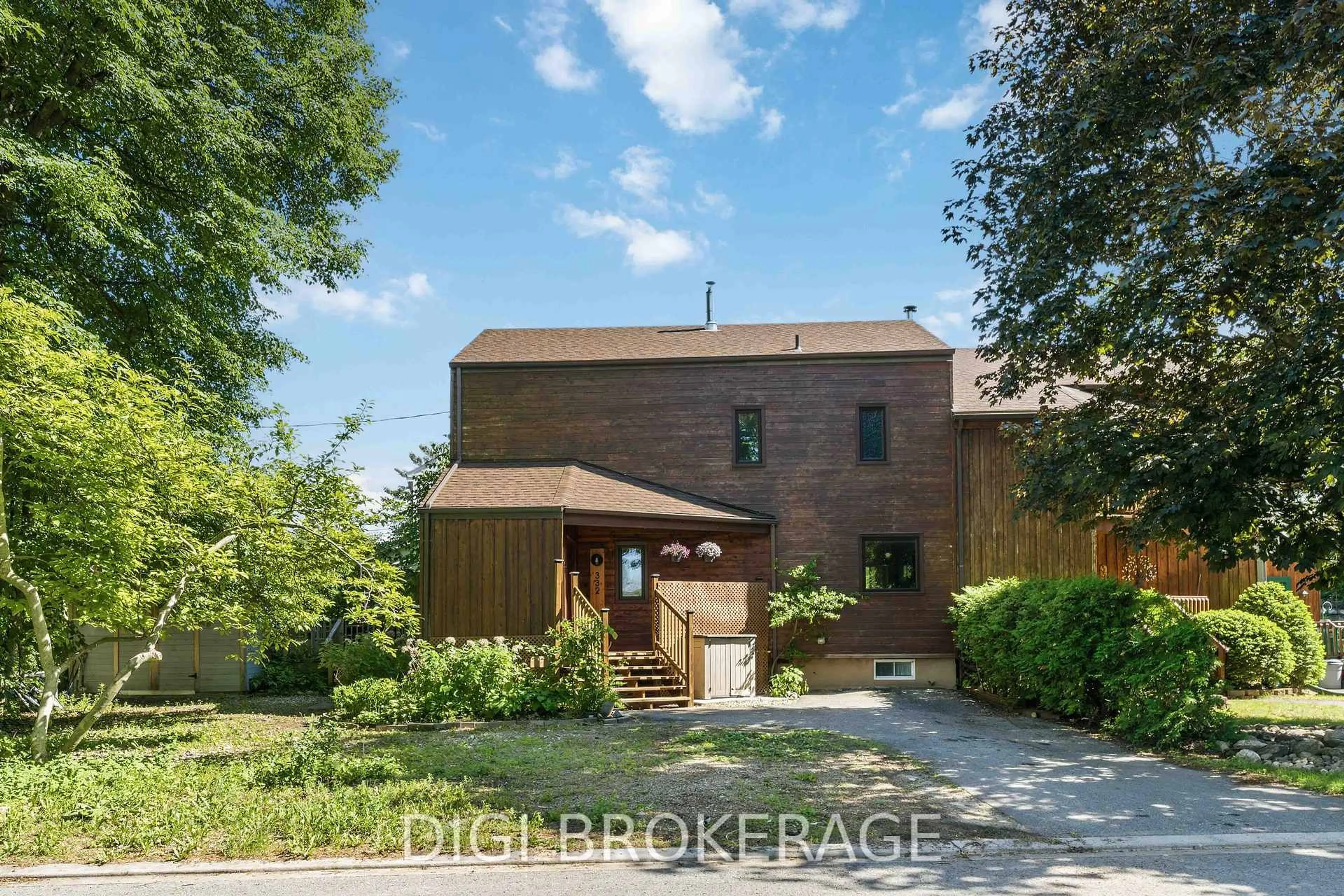 Home with brick exterior material, street for 332 Iona St, Ottawa Ontario K1Z 8R2