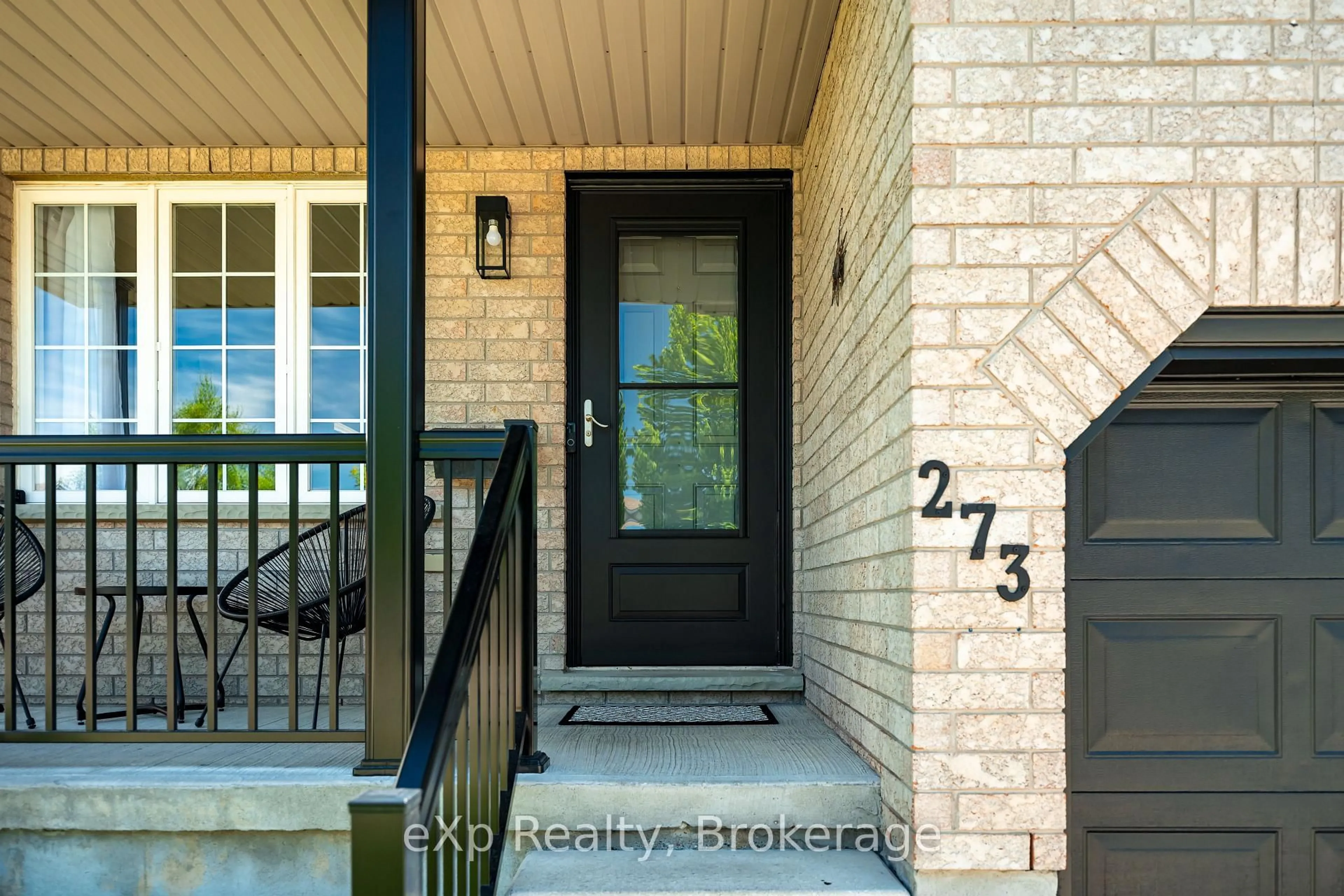 Indoor entryway for 273 Millburn Blvd, Centre Wellington Ontario N1M 3S3