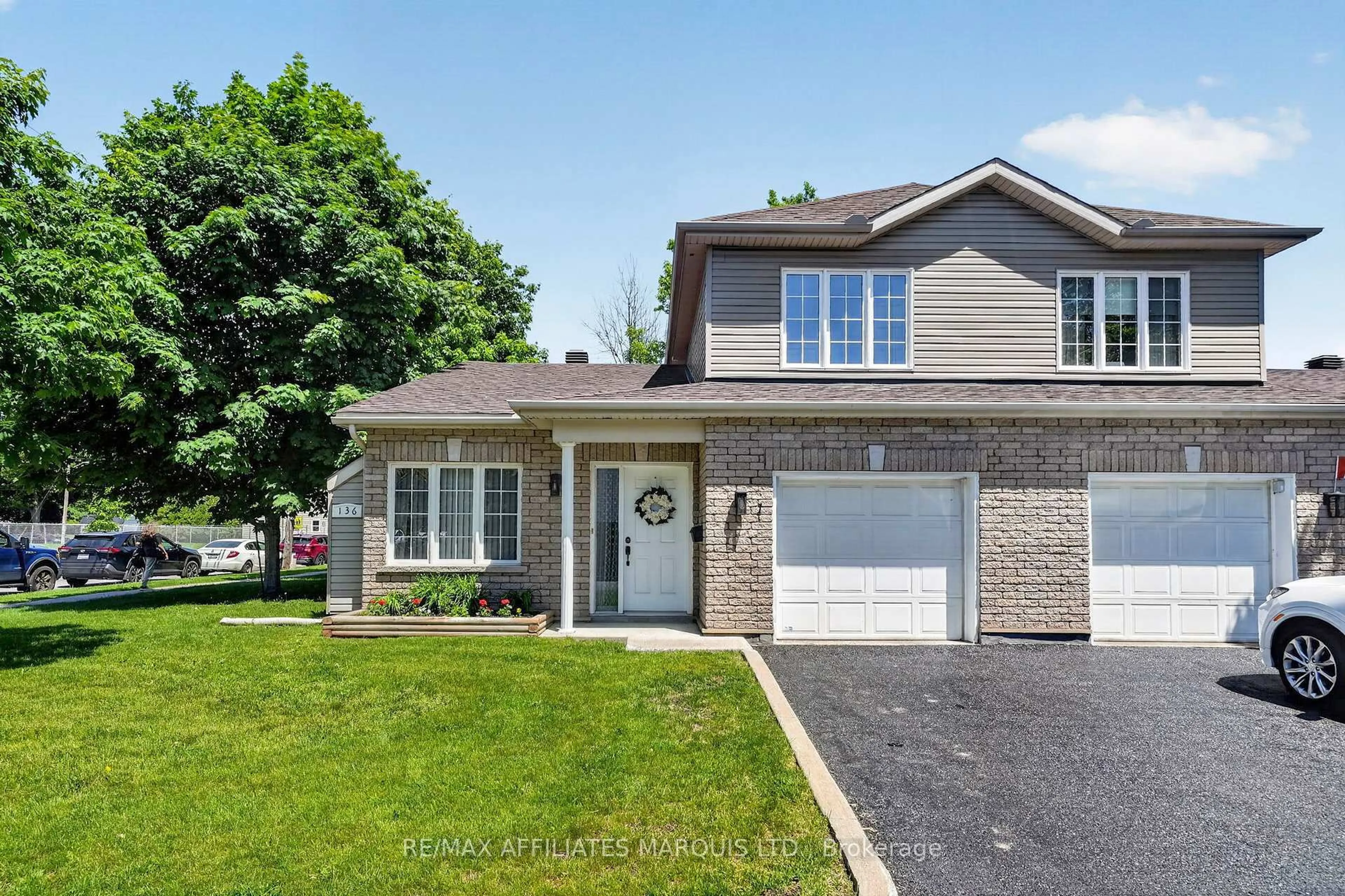 Home with vinyl exterior material, street for 136 Fourth St #1, Cornwall Ontario K6H 2H9
