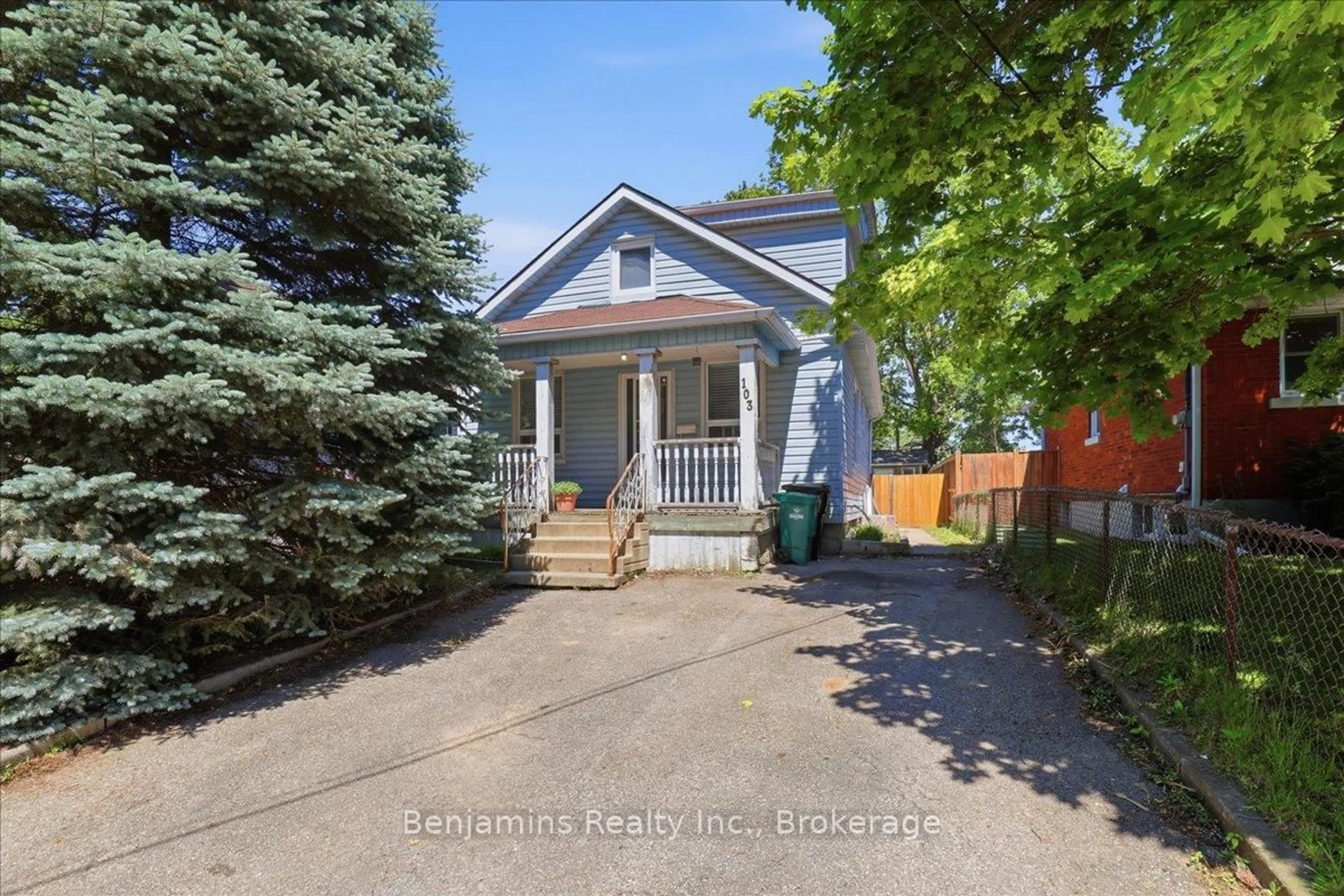 Unknown for 103 Chalmers St, Cambridge Ontario N1R 5C1