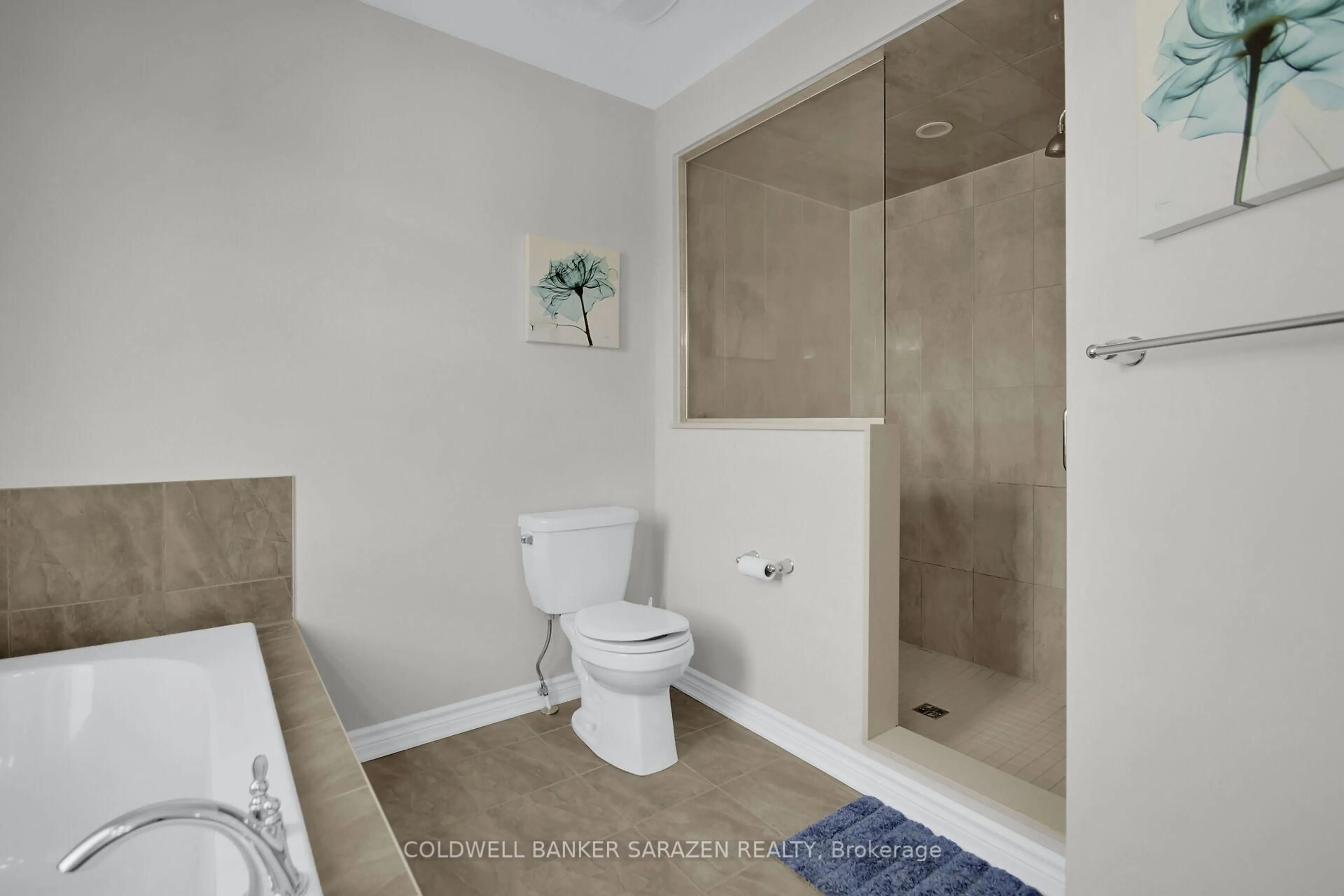 Standard bathroom, ceramic/tile floor for 906 Whimbrel Way, Ottawa Ontario K2J 6C5