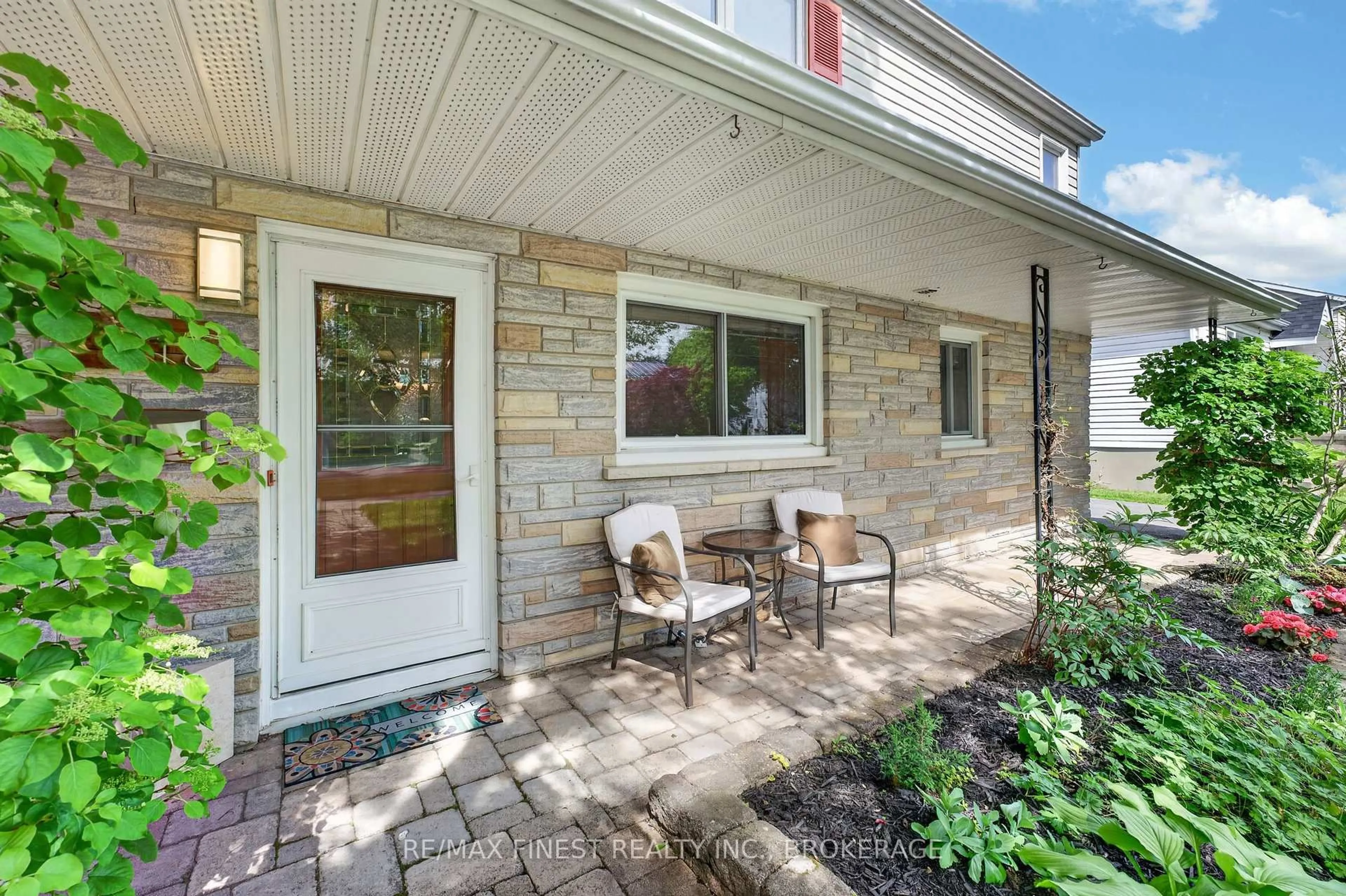 Patio, street for 218 KINGSCOURT Ave, Kingston Ontario K7K 4P8