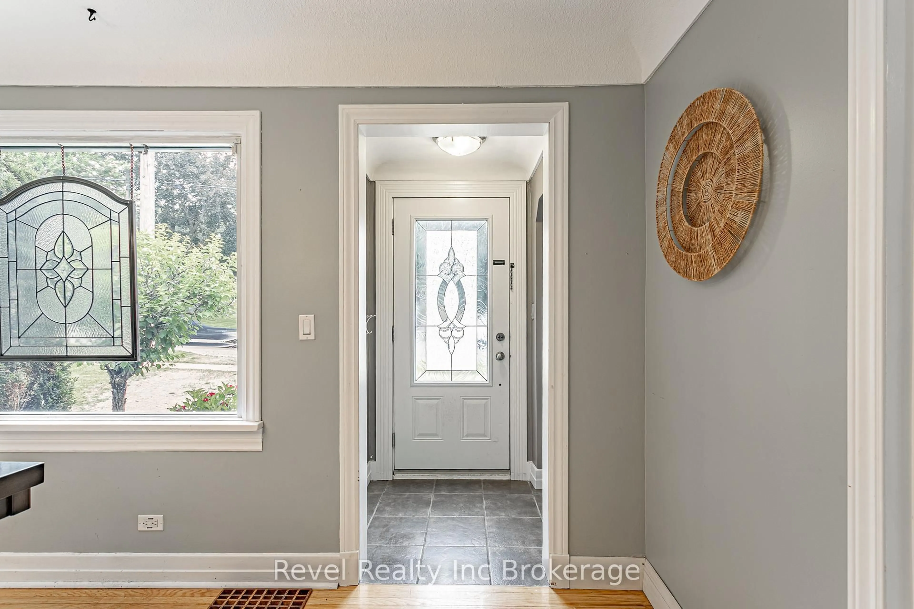 Indoor entryway for 285 Finkle St, Woodstock Ontario N4S 3E4