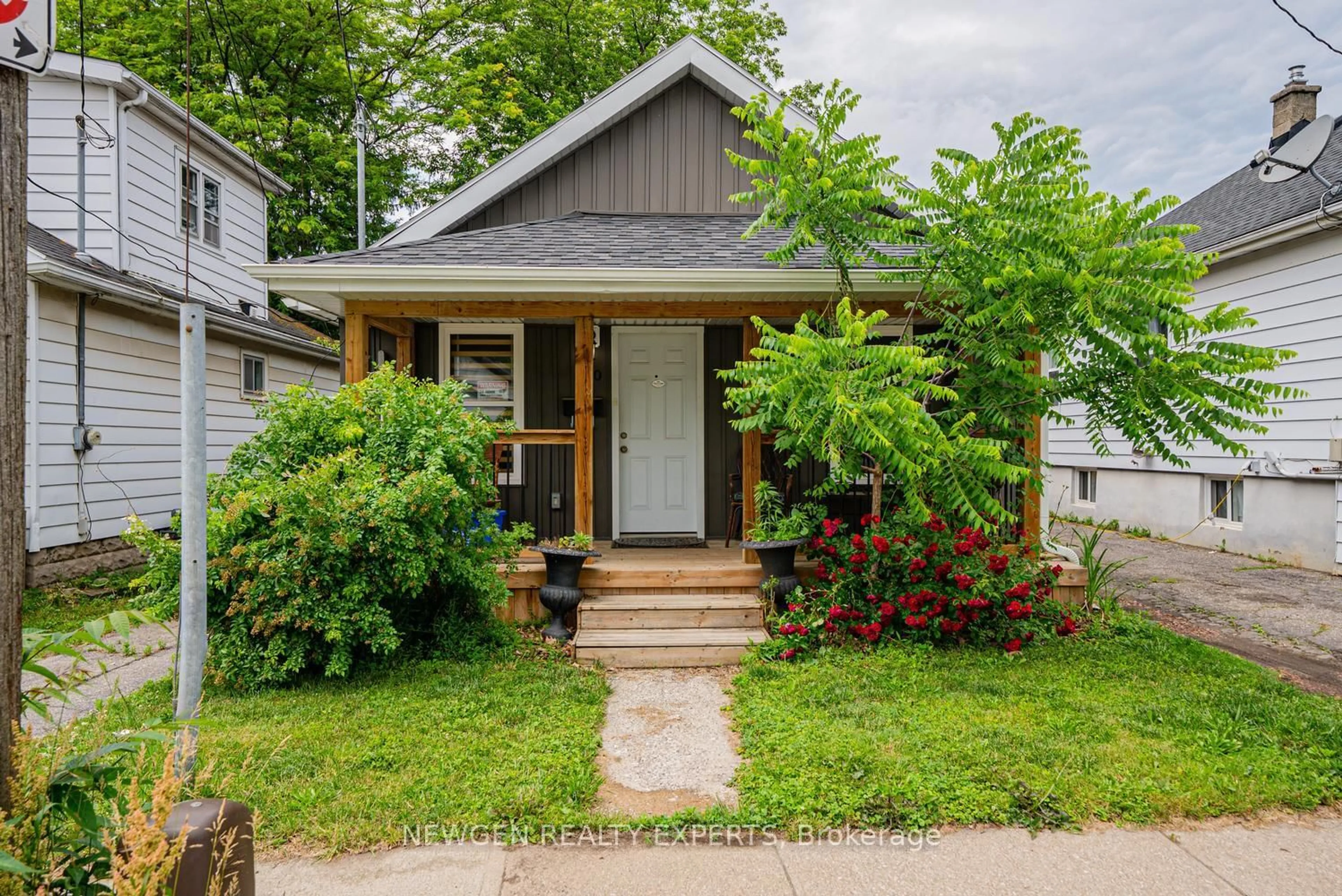 Unknown for 10 Wills St, St. Catharines Ontario L2P 2W4