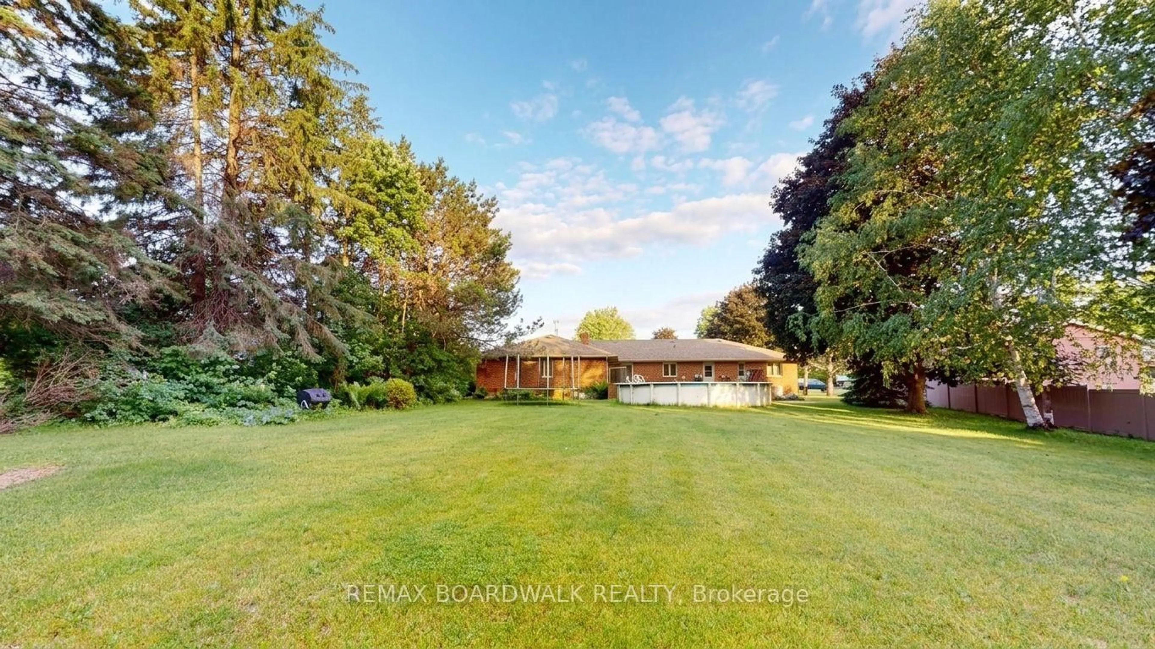 A pic from outside/outdoor area/front of a property/back of a property/a pic from drone, water/lake/river/ocean view for 3 Willow Dr, Augusta Ontario K0E 1P0