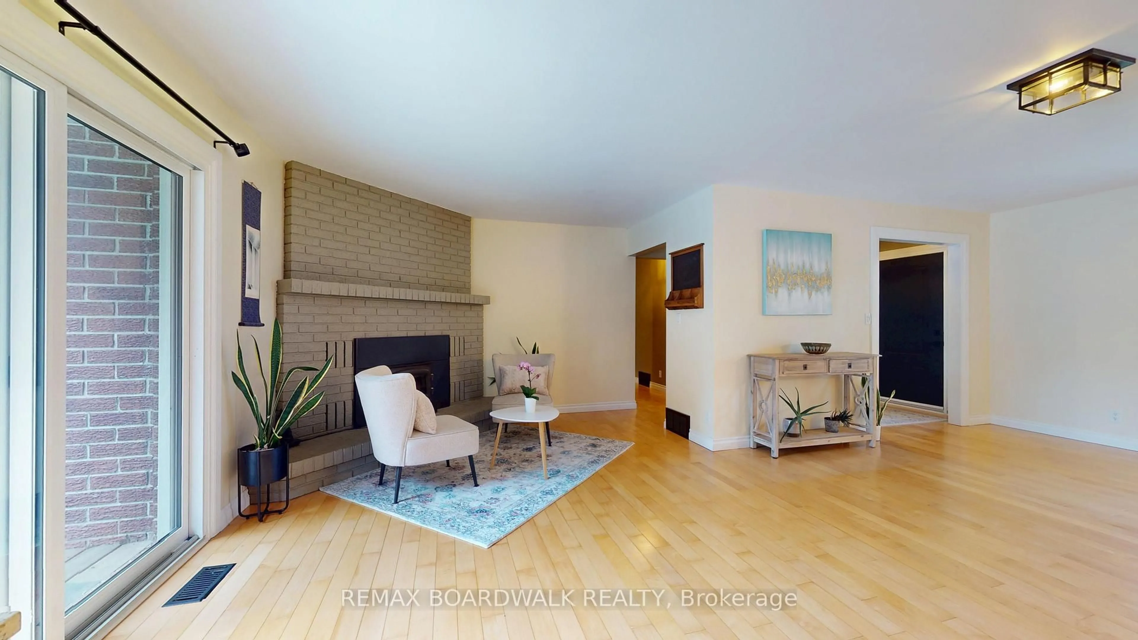Living room with furniture, unknown for 3 Willow Dr, Augusta Ontario K0E 1P0