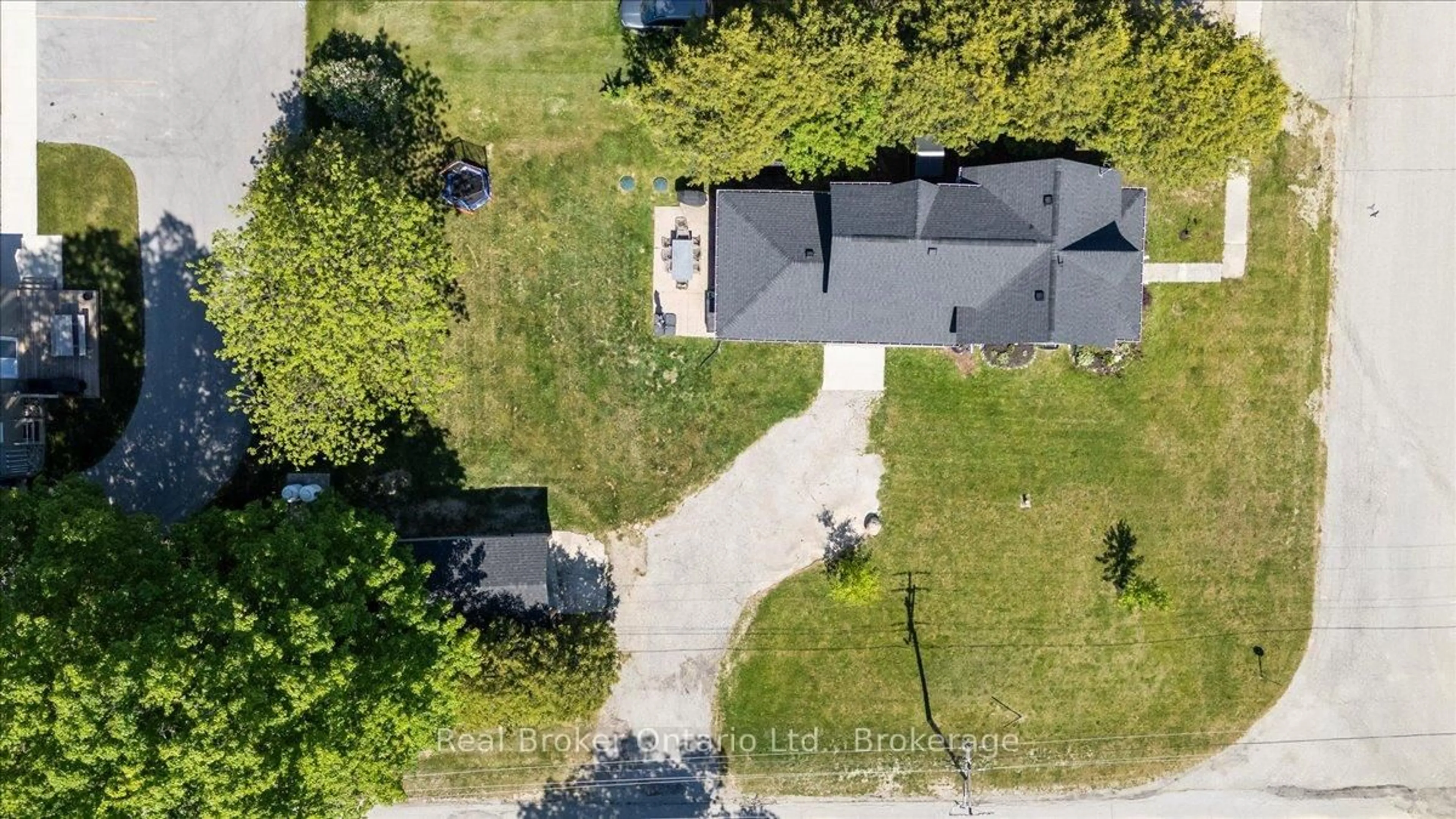A pic from outside/outdoor area/front of a property/back of a property/a pic from drone, street for 732 Arthur St, West Grey Ontario N0G 1C0