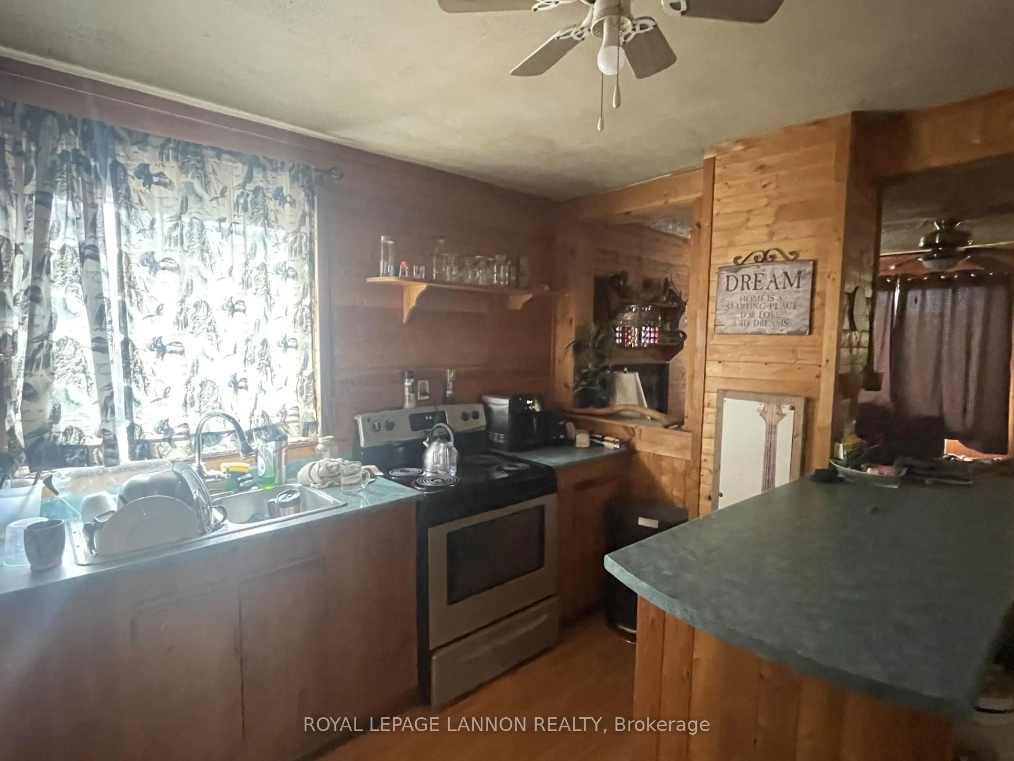Unknown for 1308 Francis St, Thunder Bay Ontario P7E 4G3