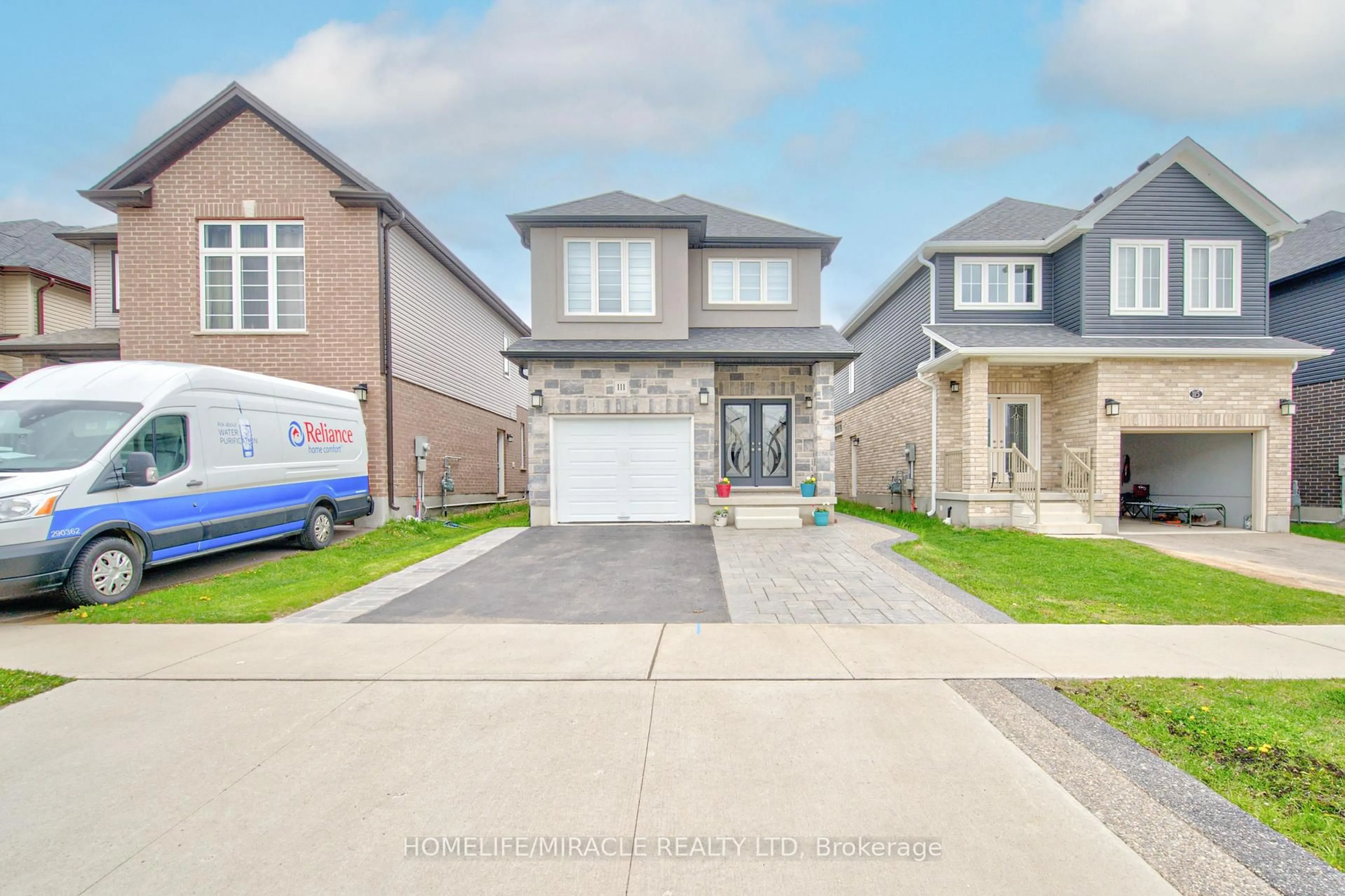 Unknown for 111 Honey St, Cambridge Ontario N1T 0C6