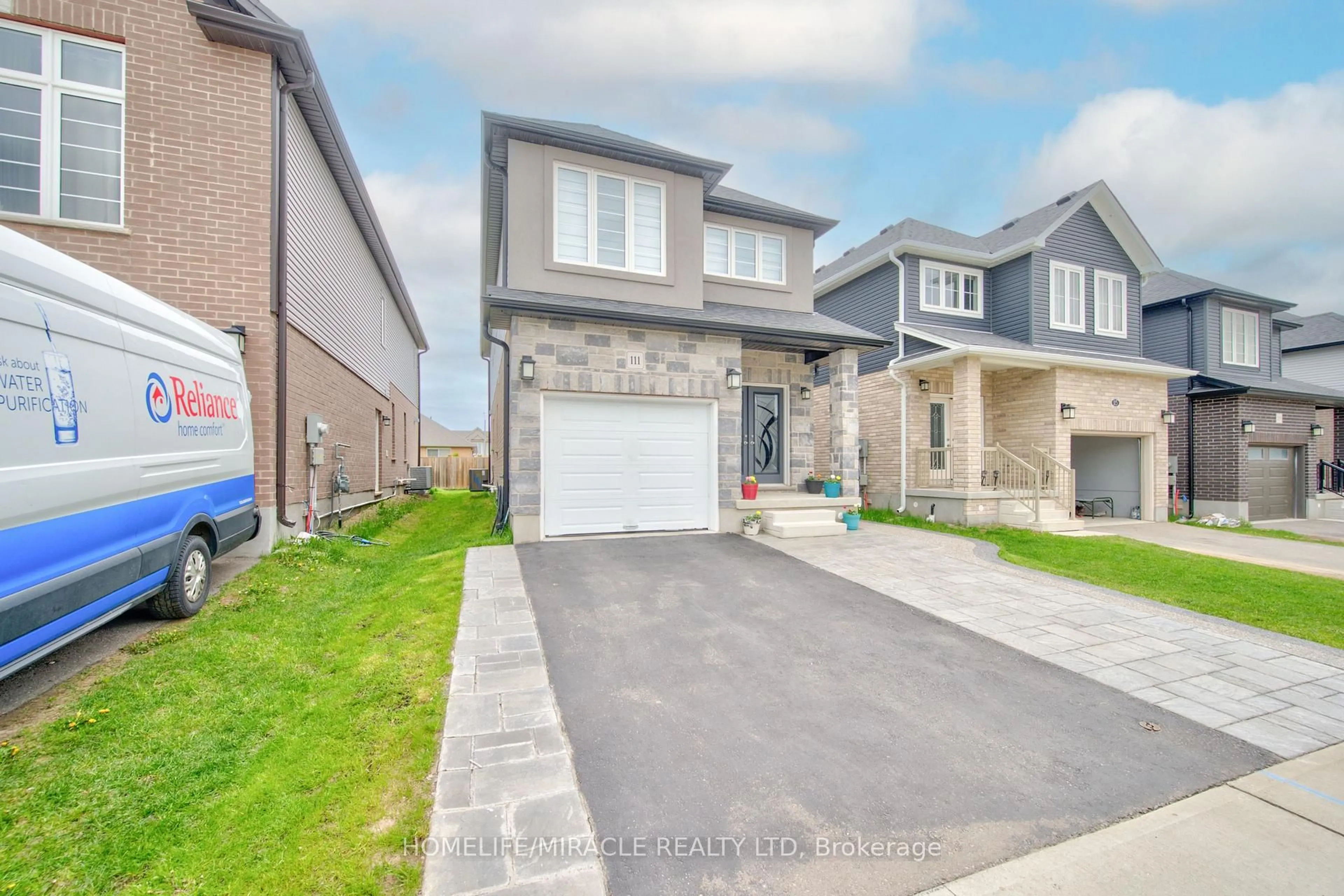 Unknown for 111 Honey St, Cambridge Ontario N1T 0C6