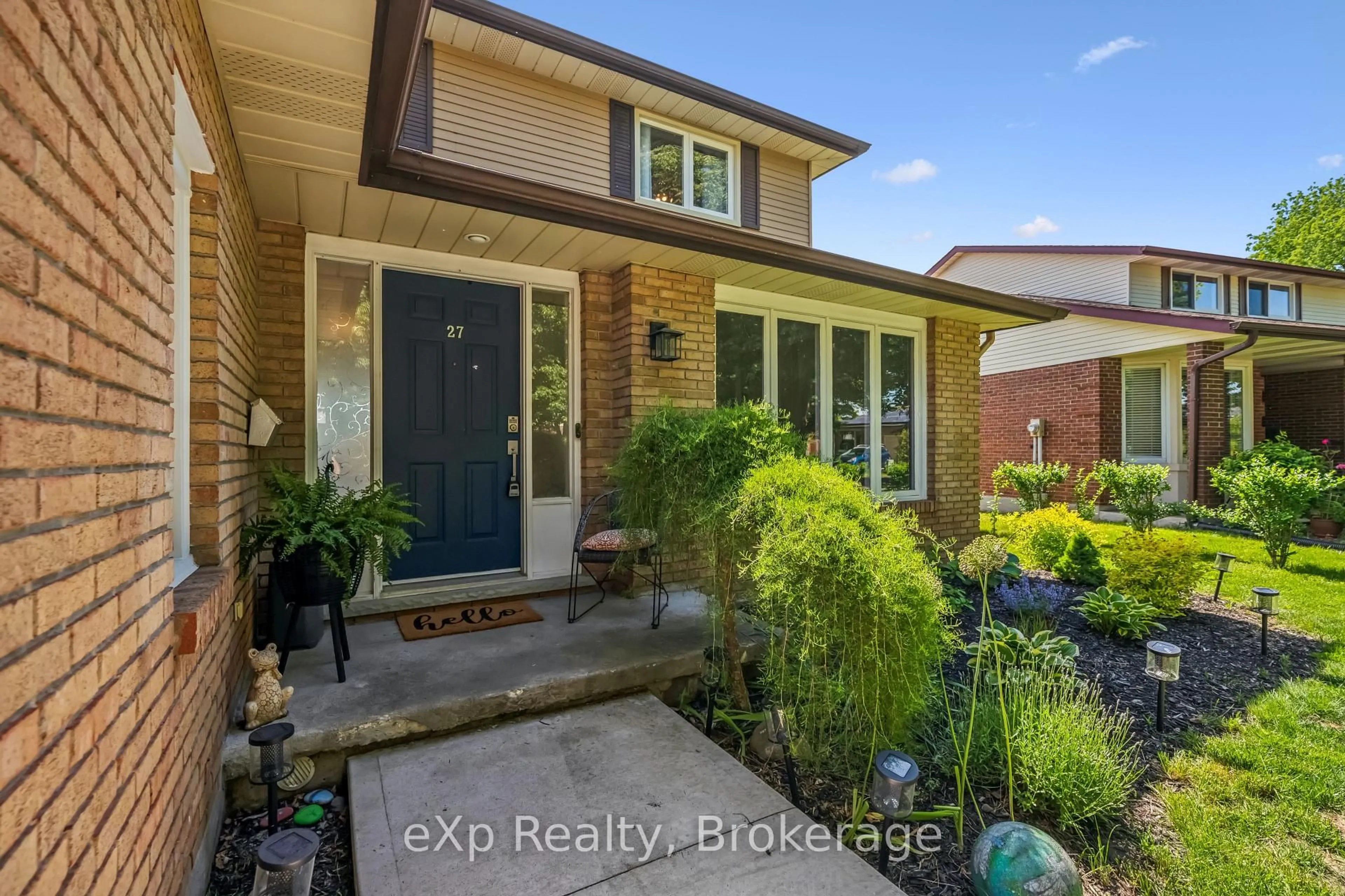 Home with brick exterior material, street for 27 Notchwood Crt, Kitchener Ontario N2A 3L4