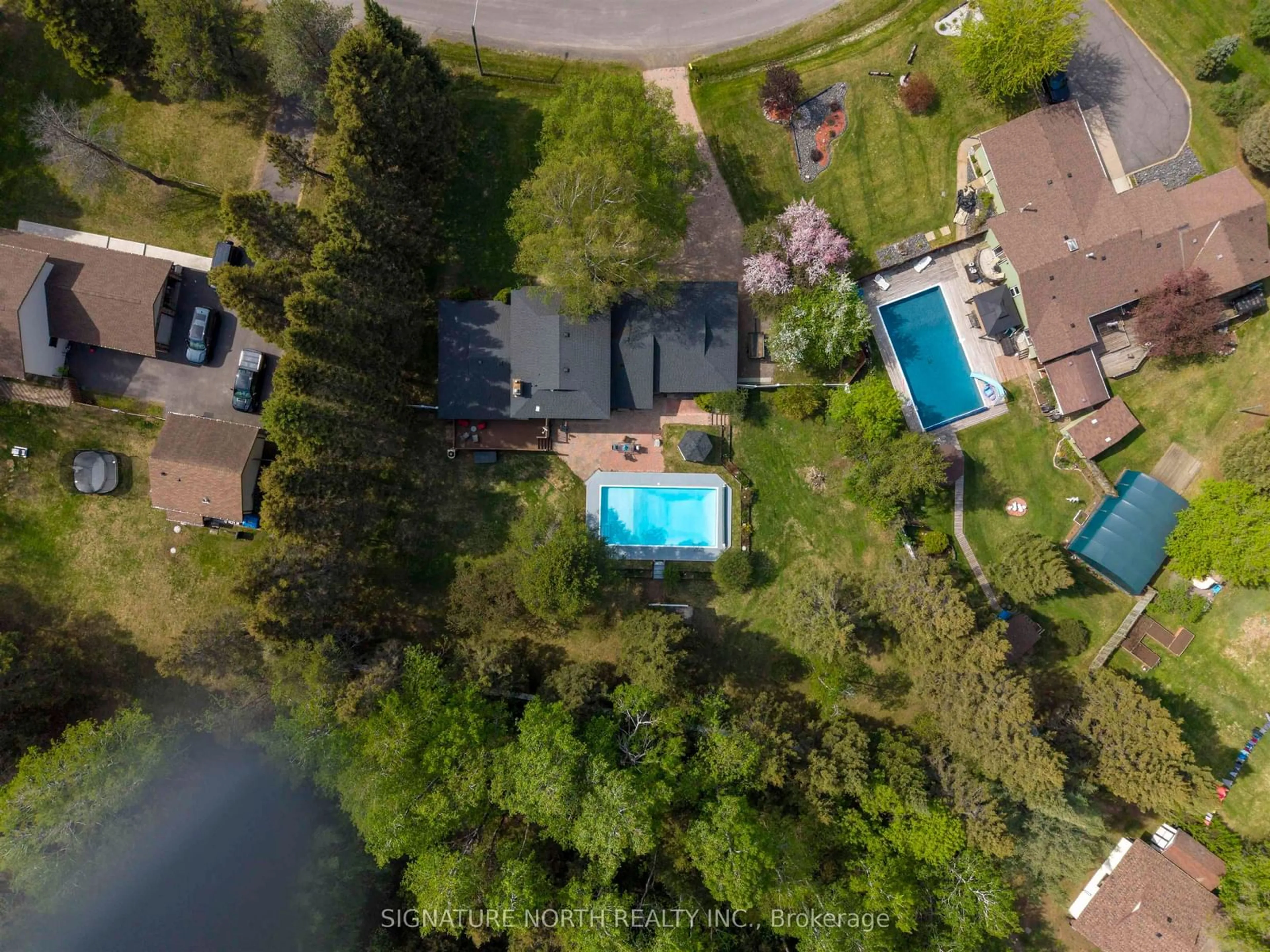 A pic from outside/outdoor area/front of a property/back of a property/a pic from drone, water/lake/river/ocean view for 2108 FREEMAN Dr, Thunder Bay Ontario P7K 1H3