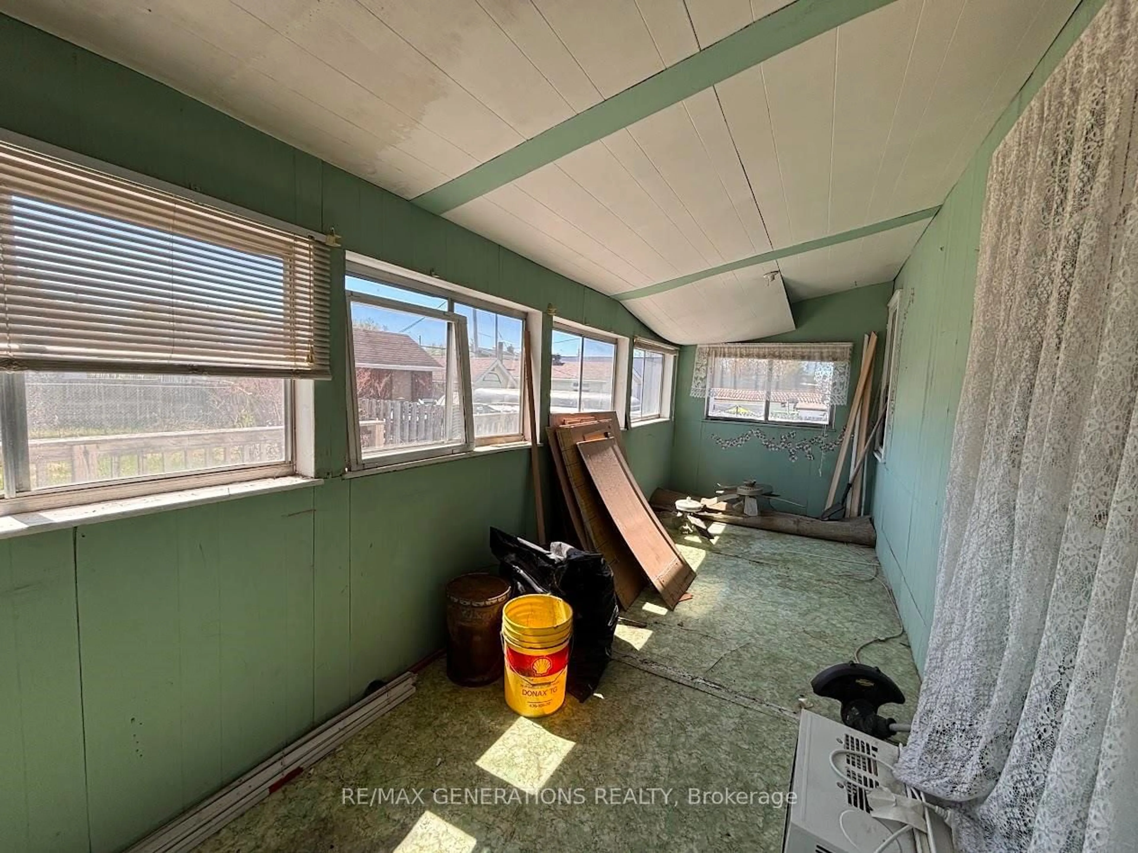 A pic of a room for 50 Neebig Ave, Manitouwadge Ontario P0T 2C0
