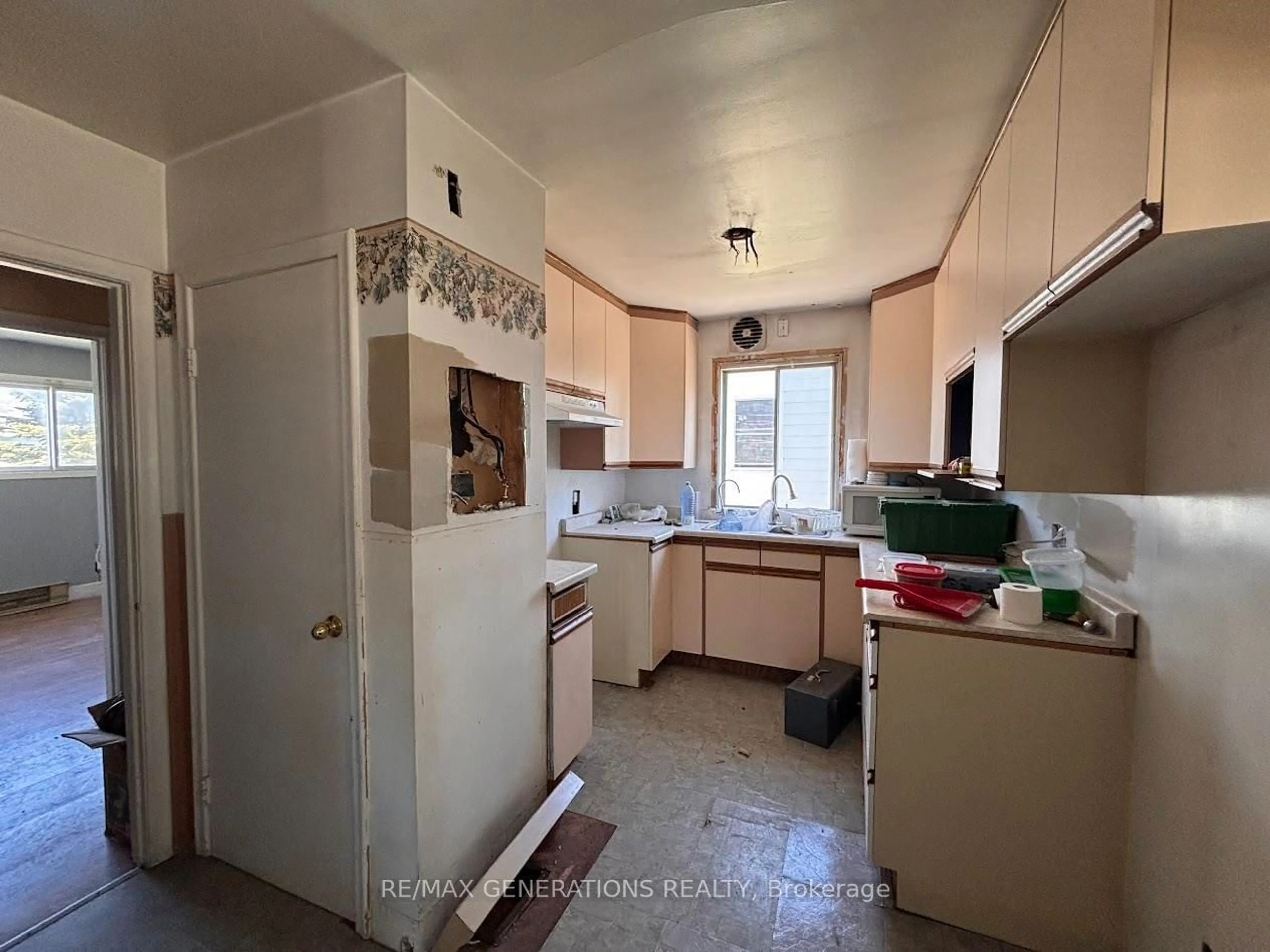 Standard kitchen, unknown for 50 Neebig Ave, Manitouwadge Ontario P0T 2C0